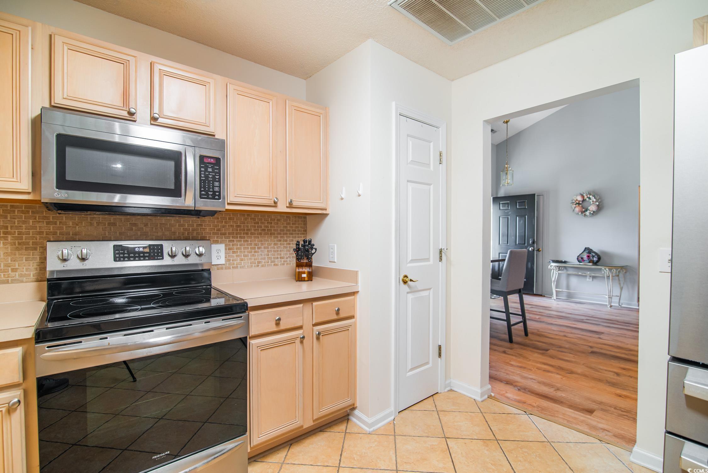 1052 Vestry Dr. Property Photo 20