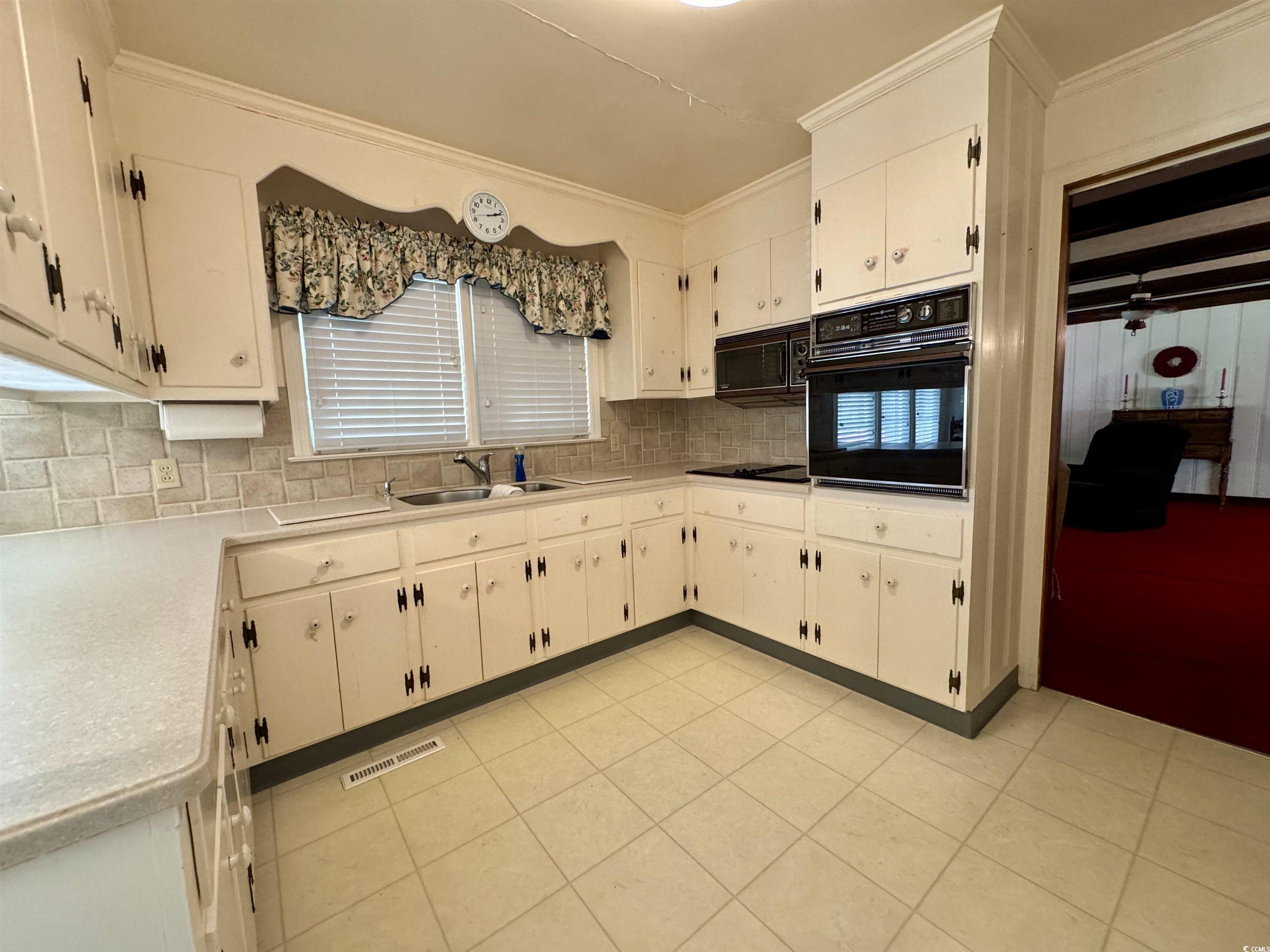 90 Gordon Ave Property Photo 12