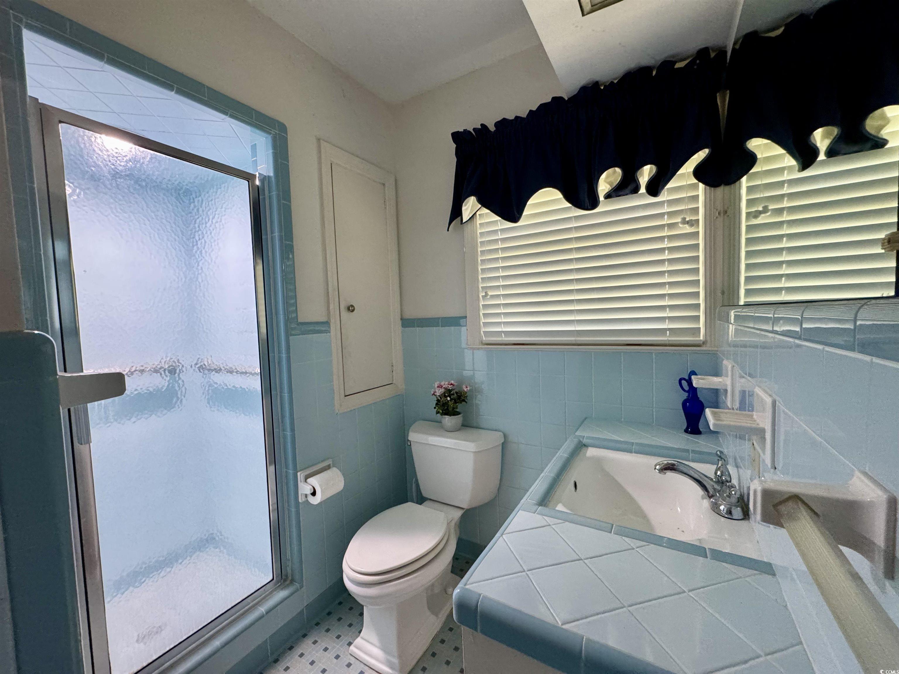 90 Gordon Ave Property Photo 23