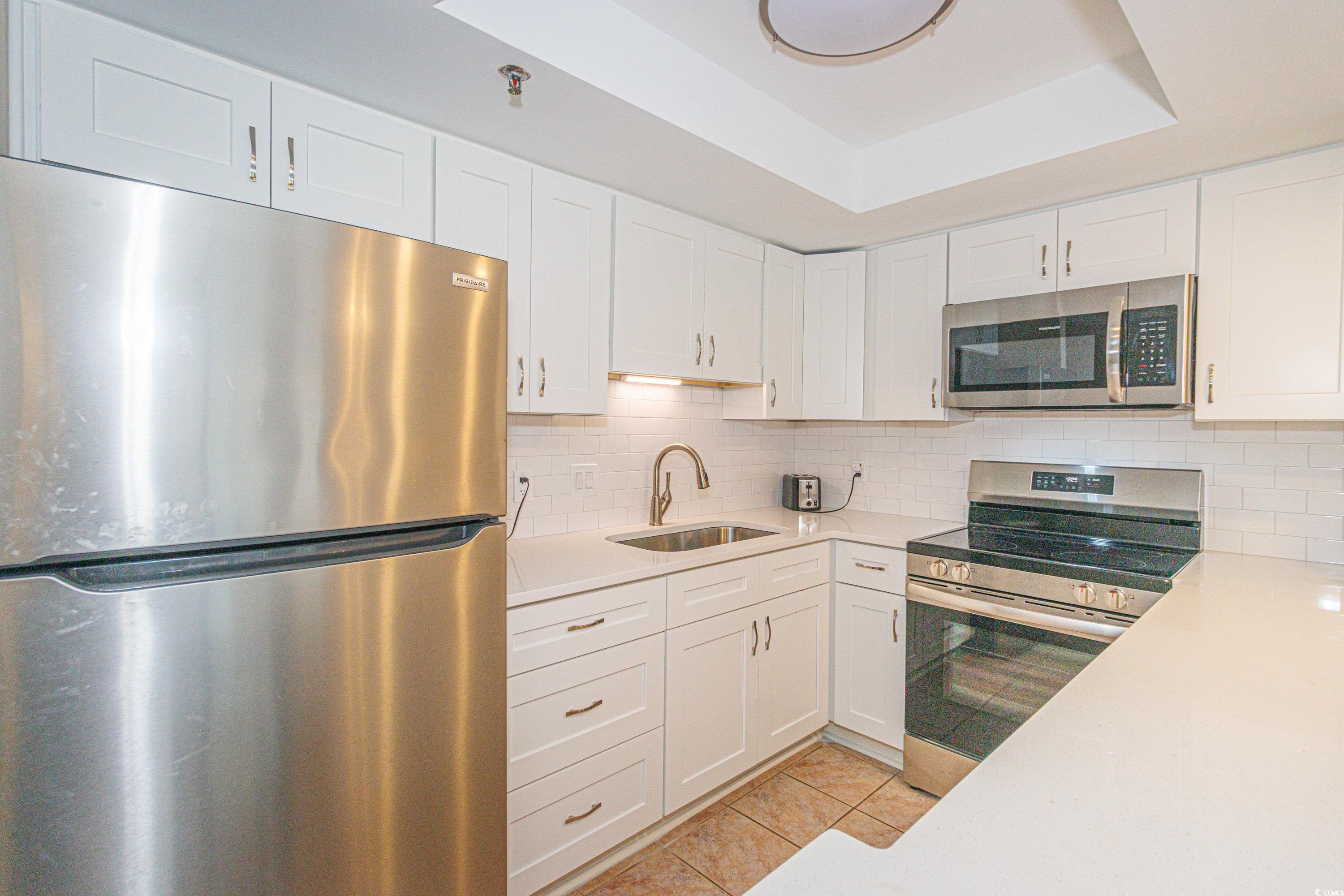 5511 Ocean Blvd. N Property Photo 6