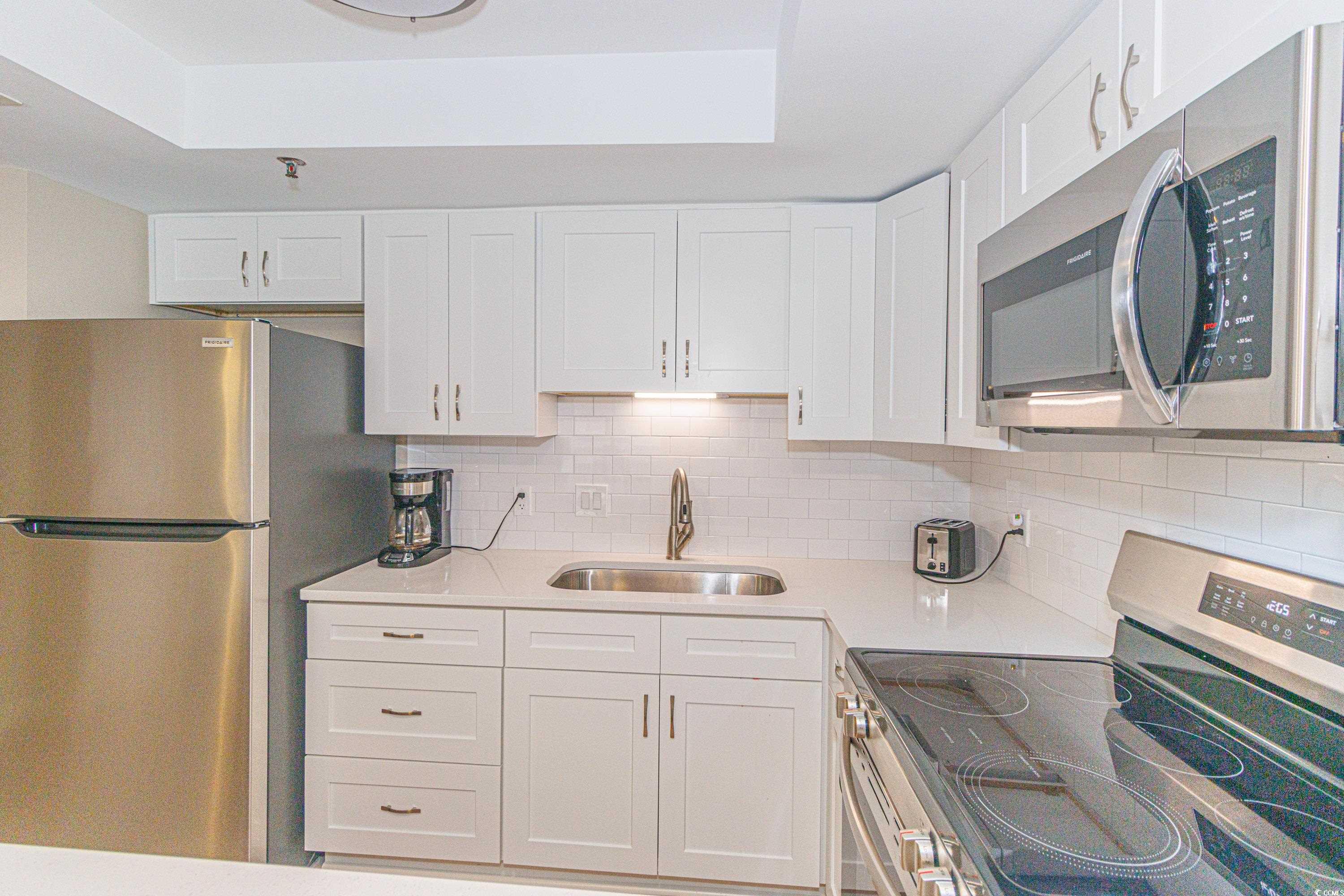 5511 Ocean Blvd. N Property Photo 7