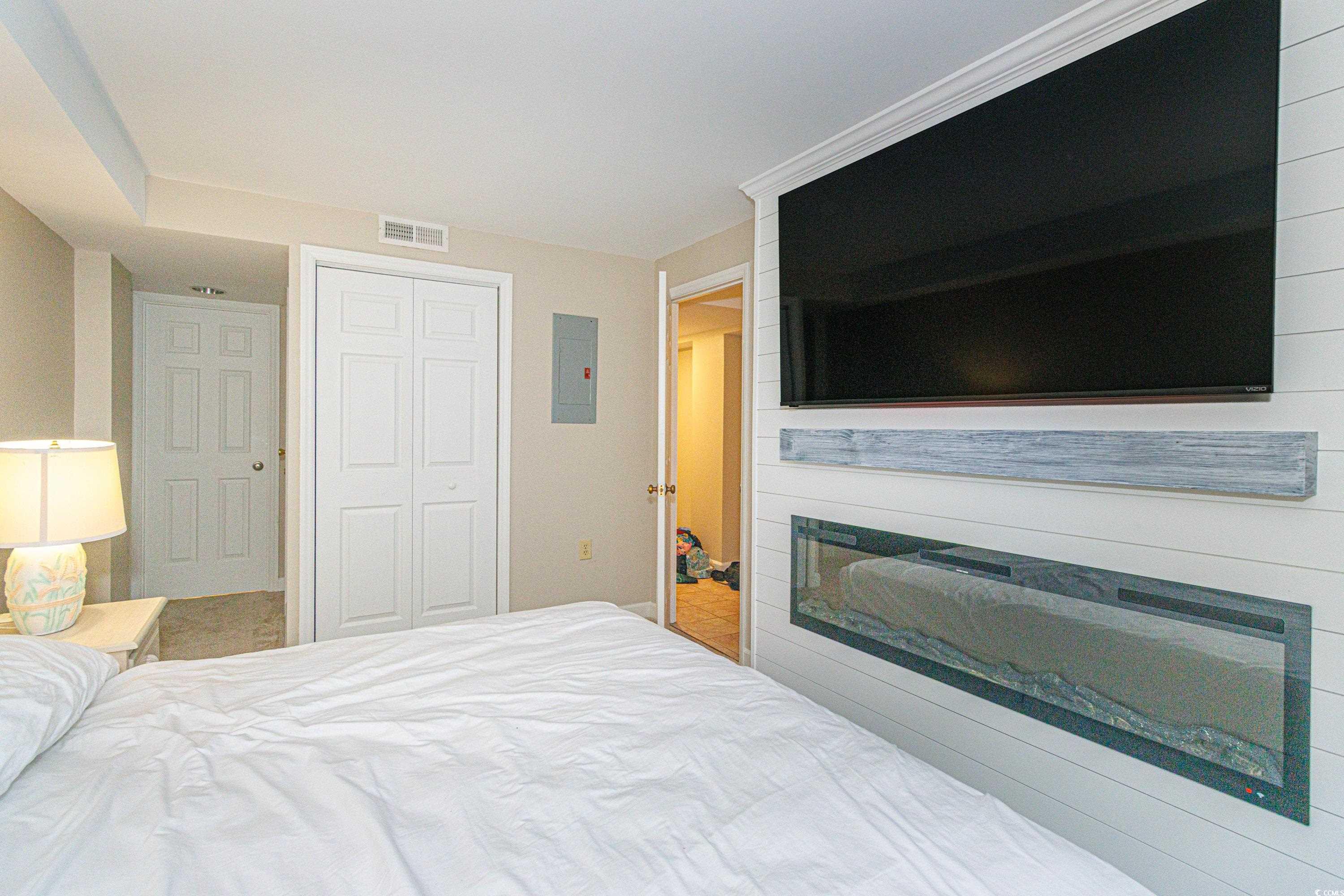 5511 Ocean Blvd. N Property Photo 12