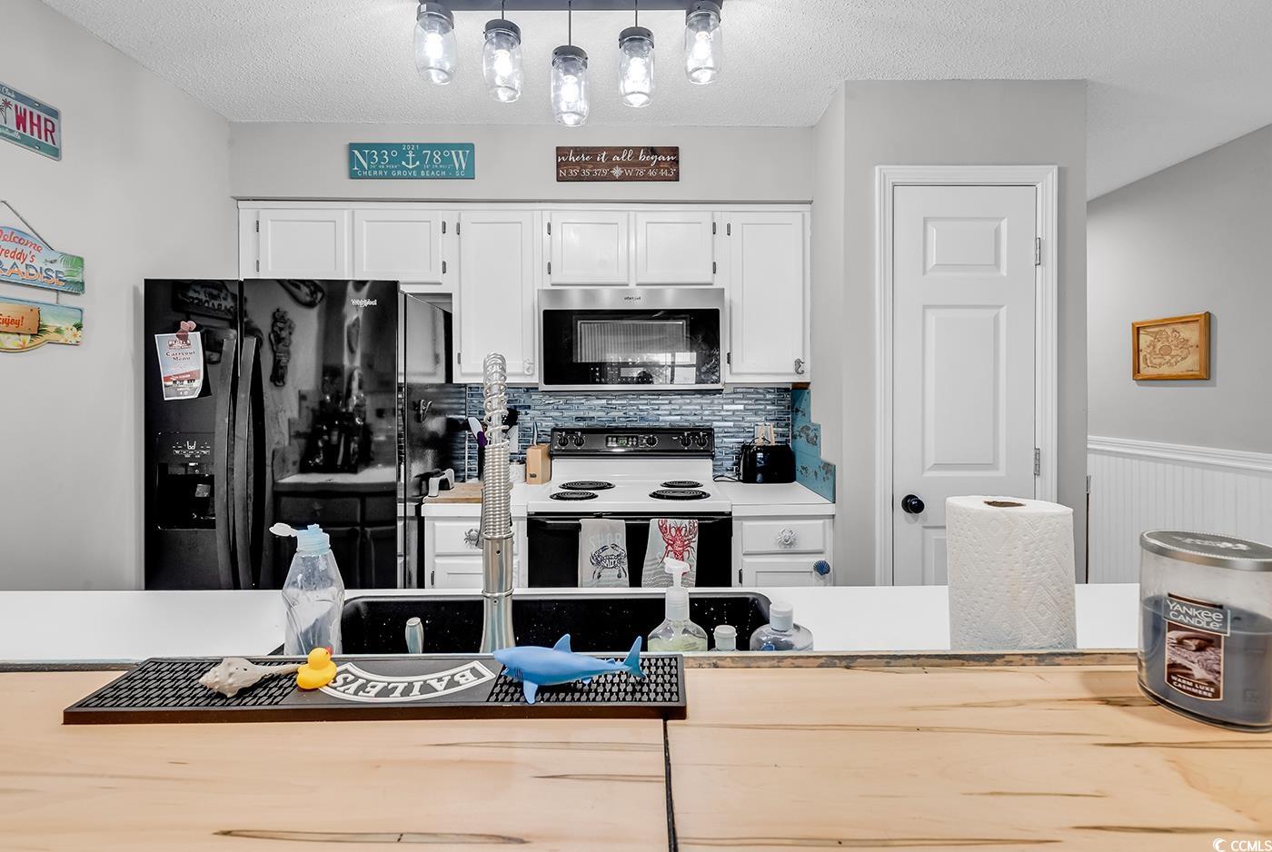 1900 Duffy St. Property Photo 8