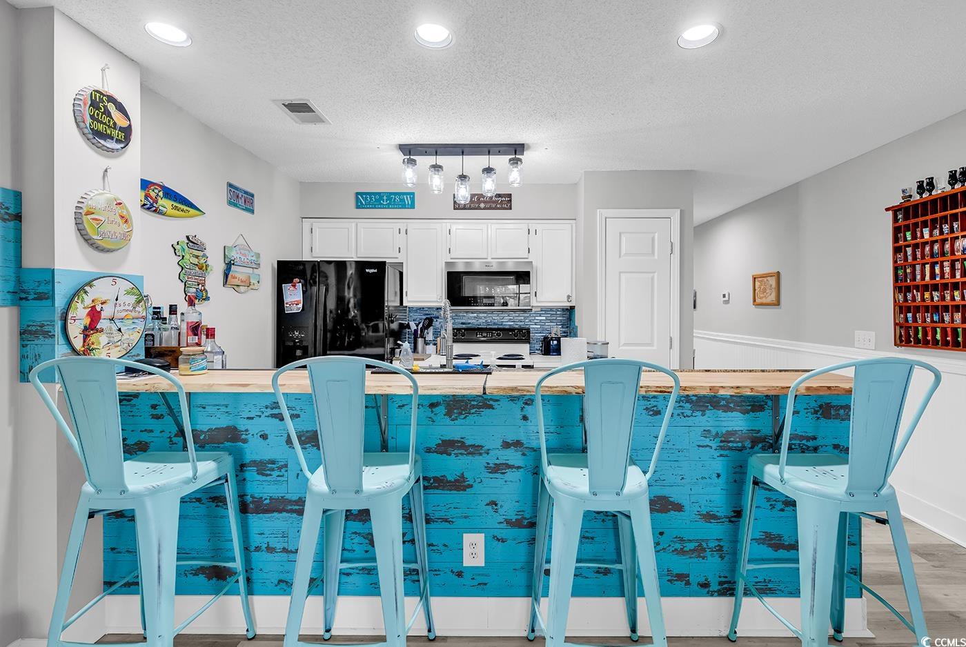 1900 Duffy St. Property Photo 9