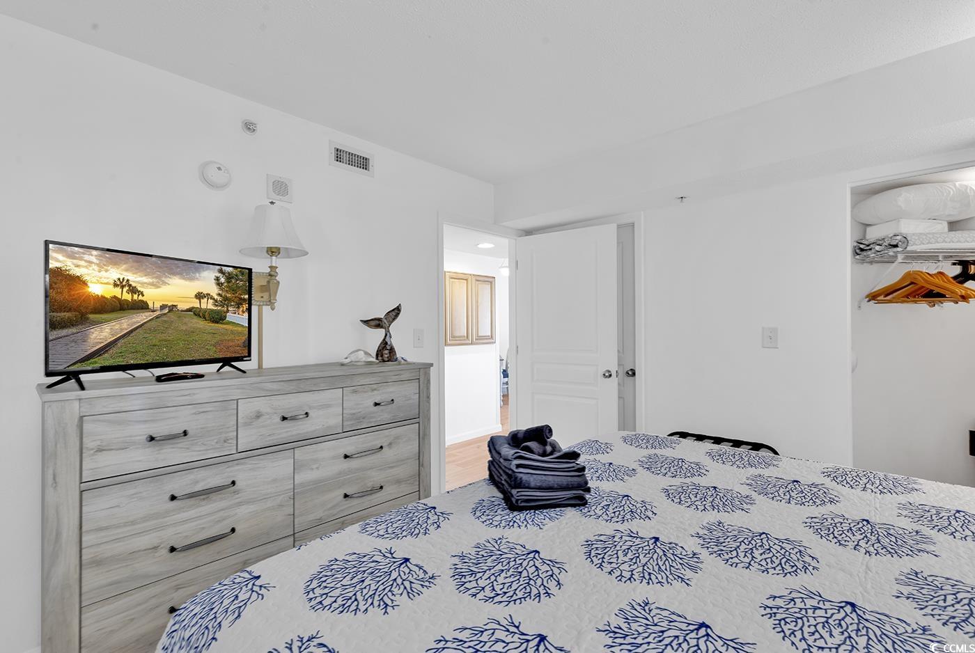 7100 Ocean Blvd. N Property Photo 5