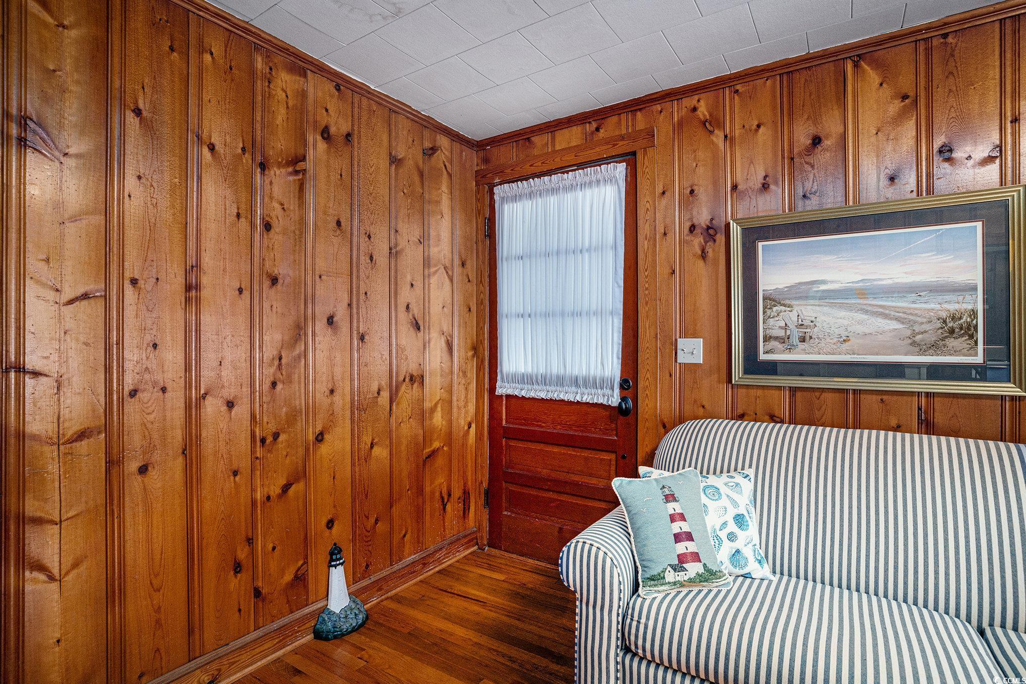 606 Moore St. Property Photo 6