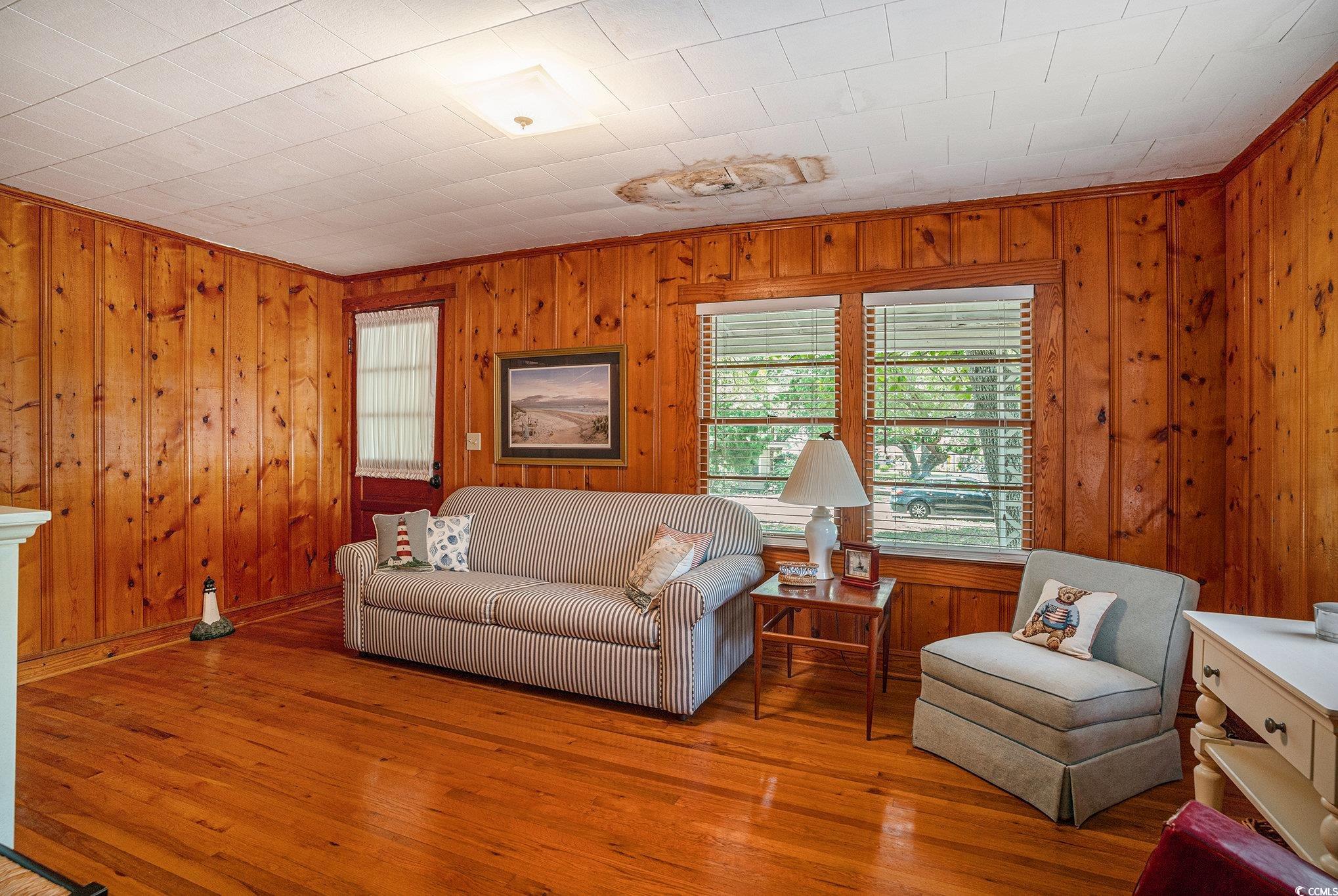 606 Moore St. Property Photo 7