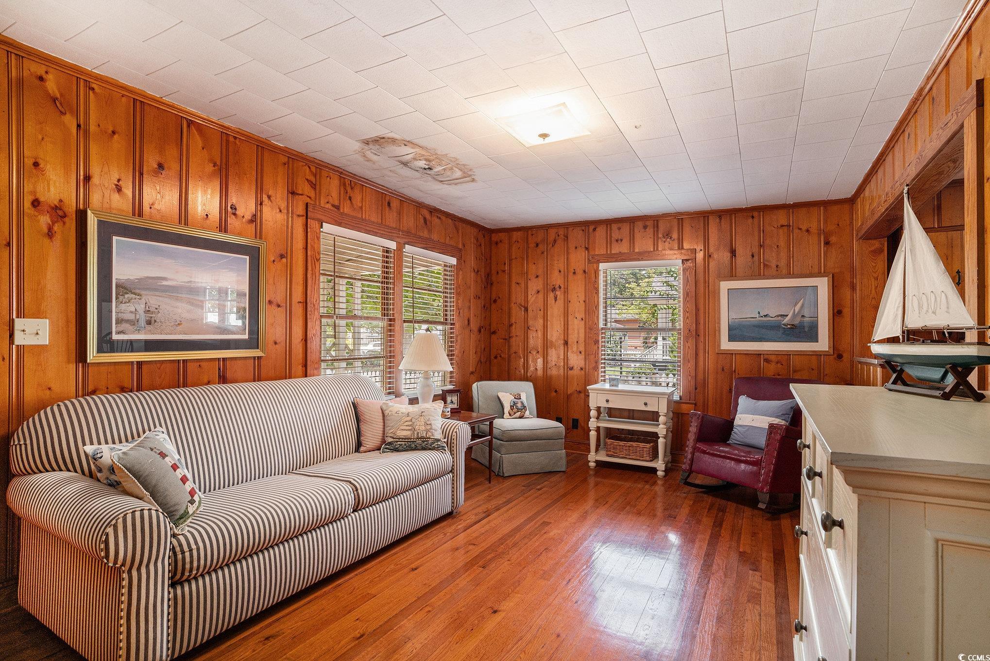 606 Moore St. Property Photo 8