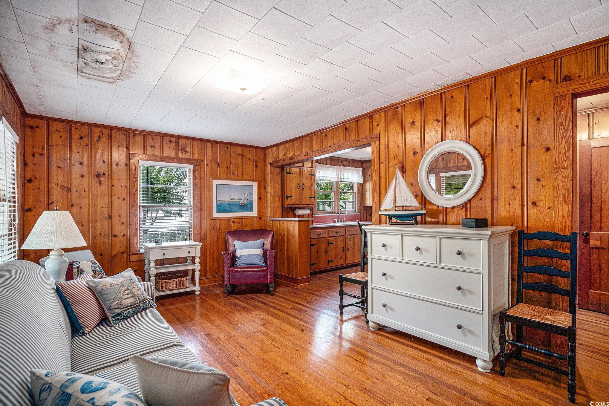 606 Moore St. Property Photo 9