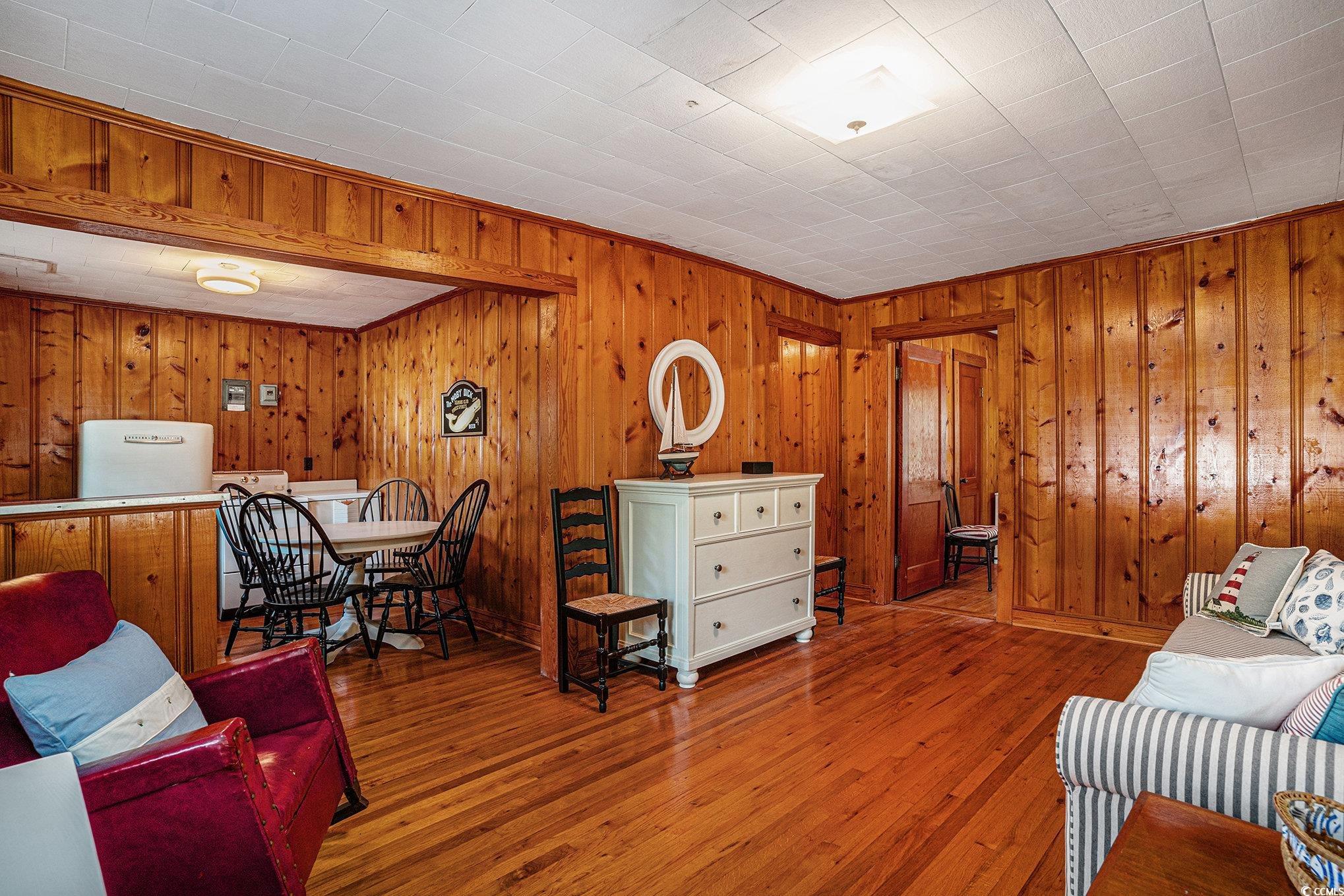 606 Moore St. Property Photo 10