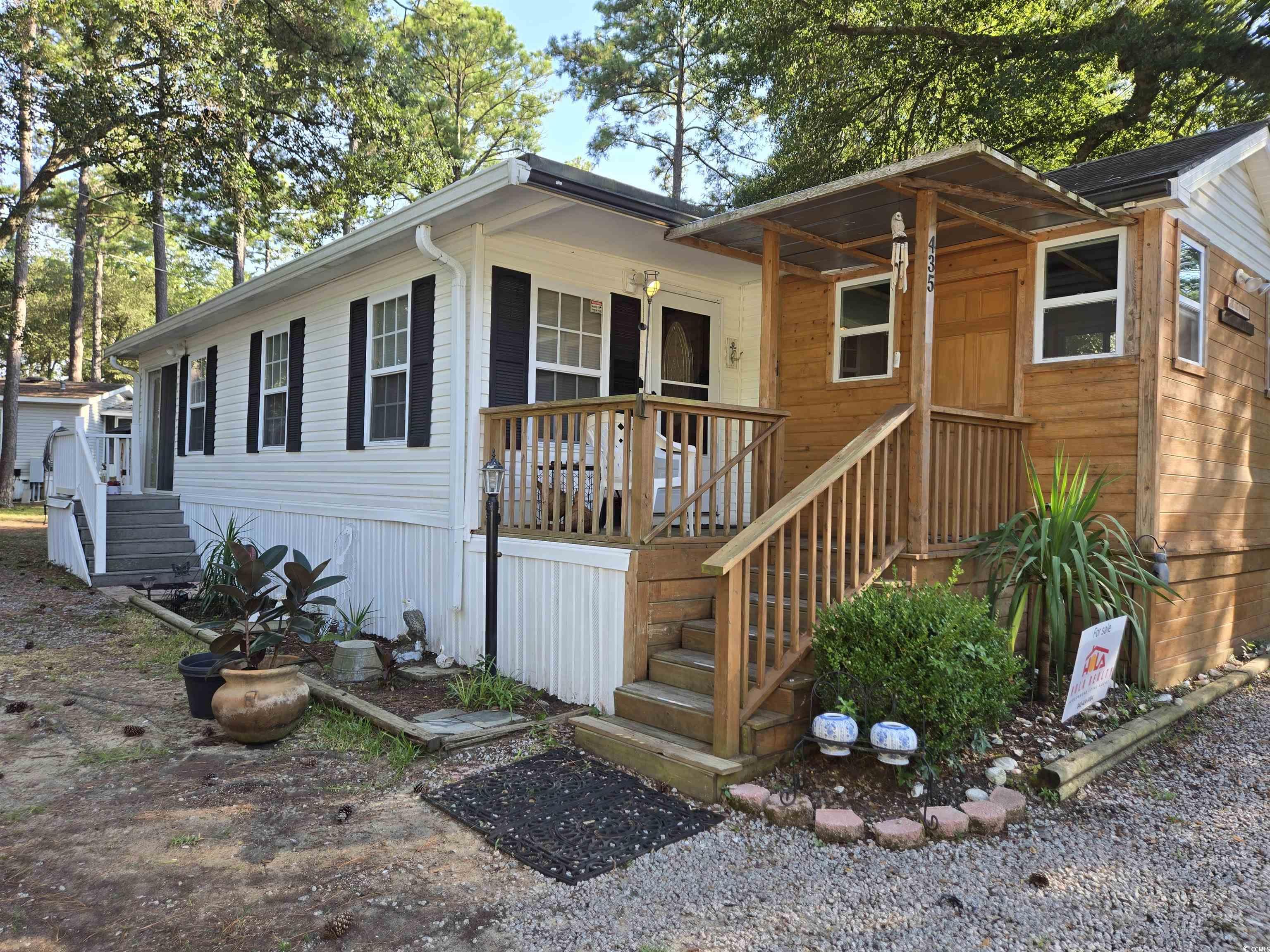 435 East Bank Dr. Property Photo 1