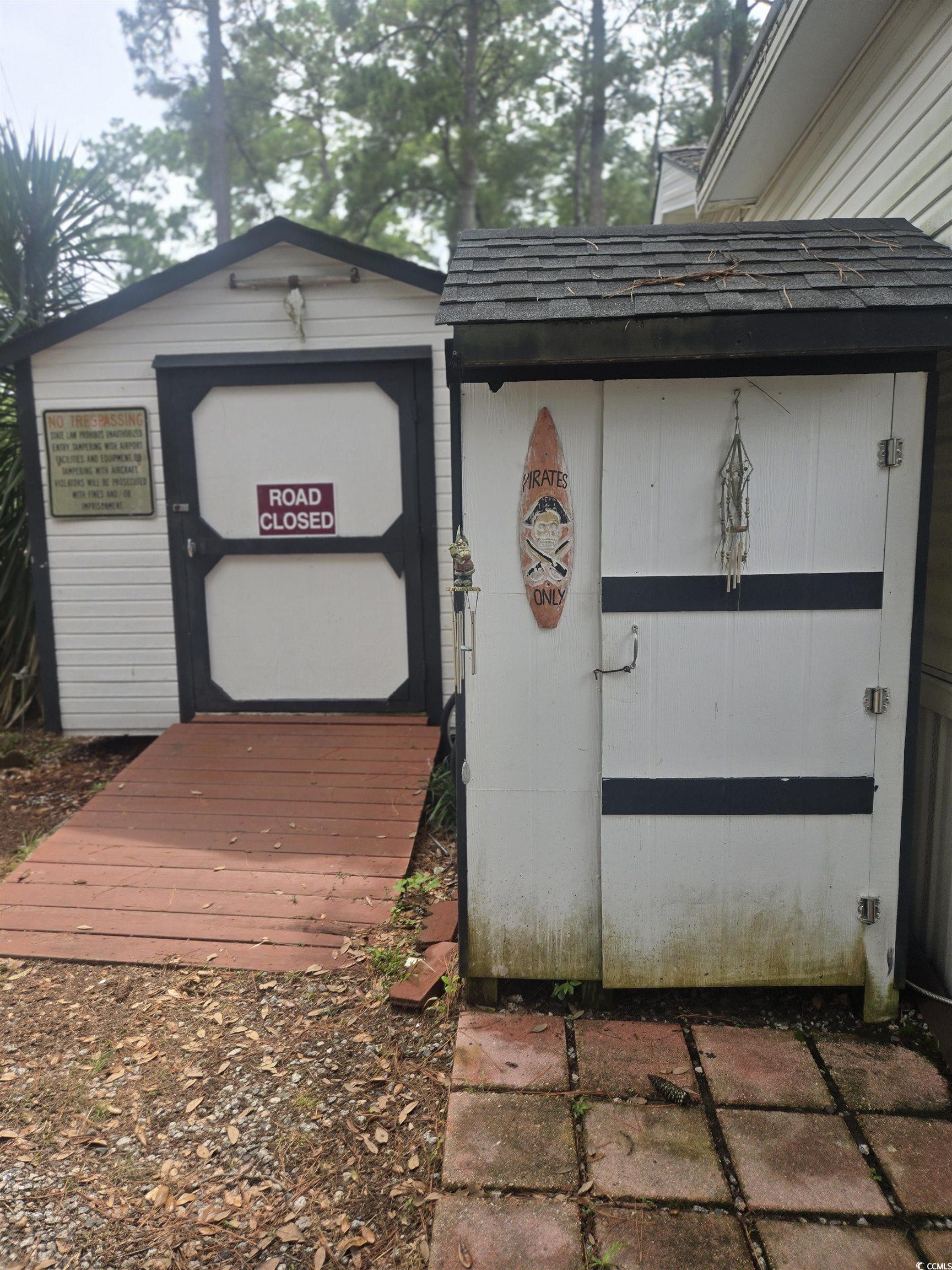 435 East Bank Dr. Property Photo 10