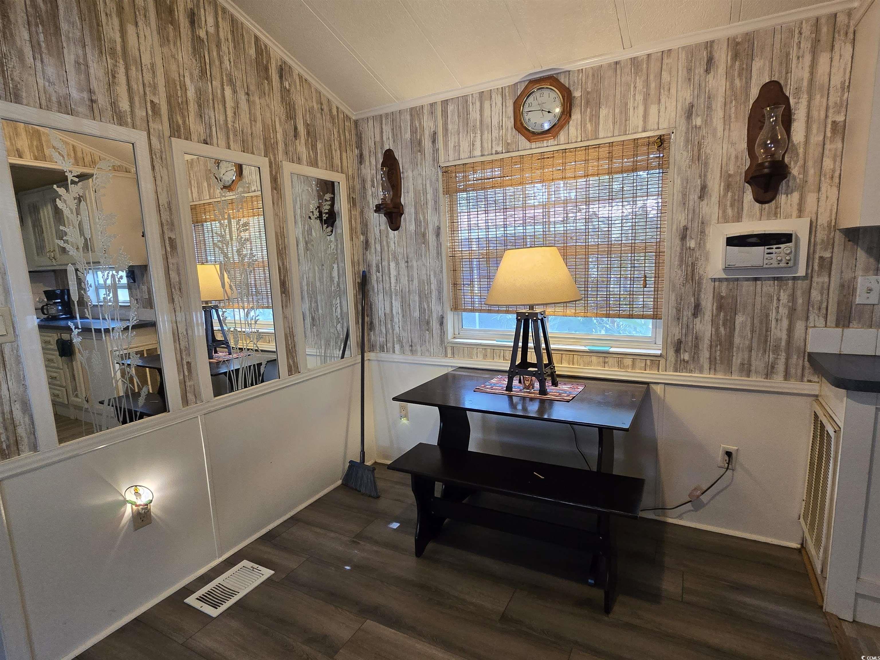 435 East Bank Dr. Property Photo 22