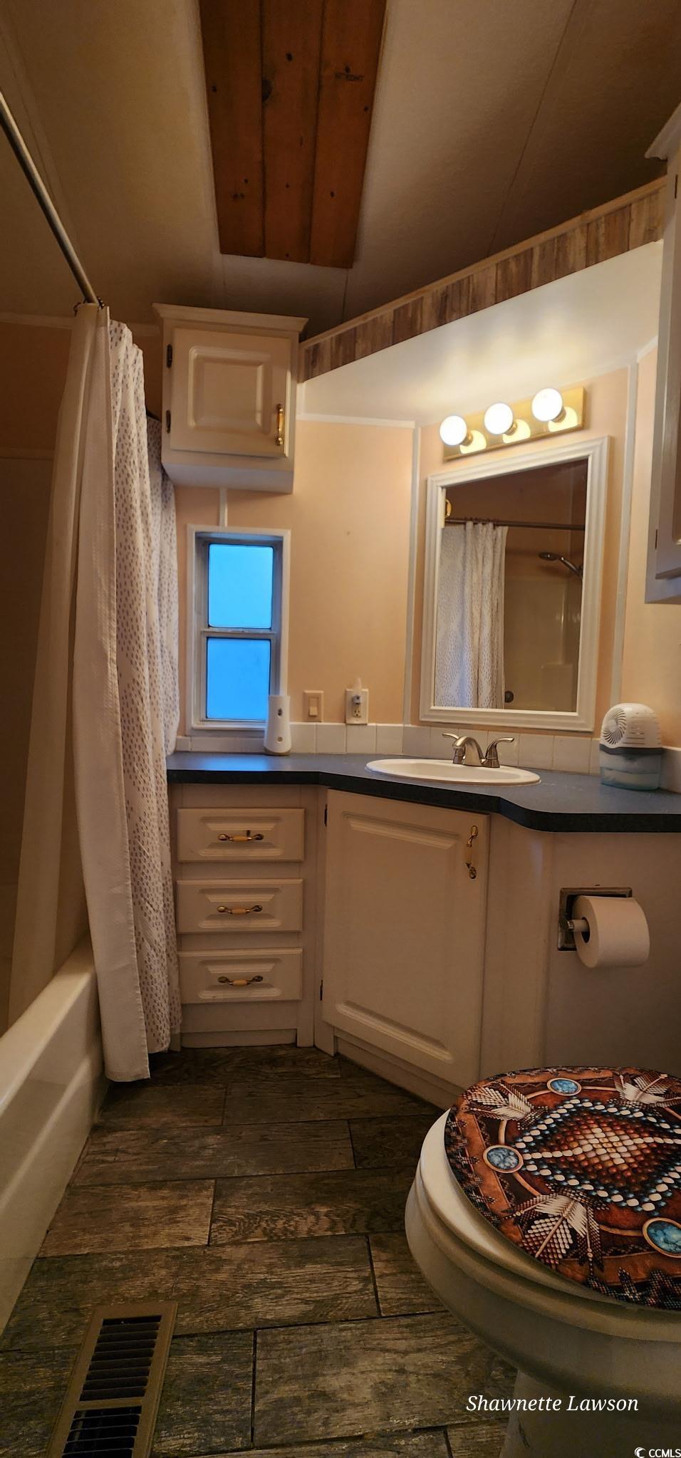 435 East Bank Dr. Property Photo 32