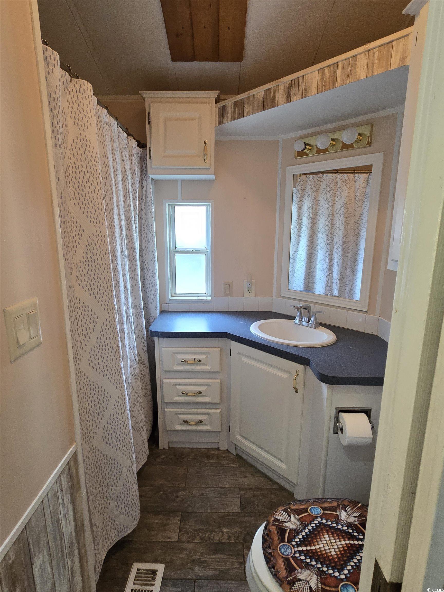 435 East Bank Dr. Property Photo 33