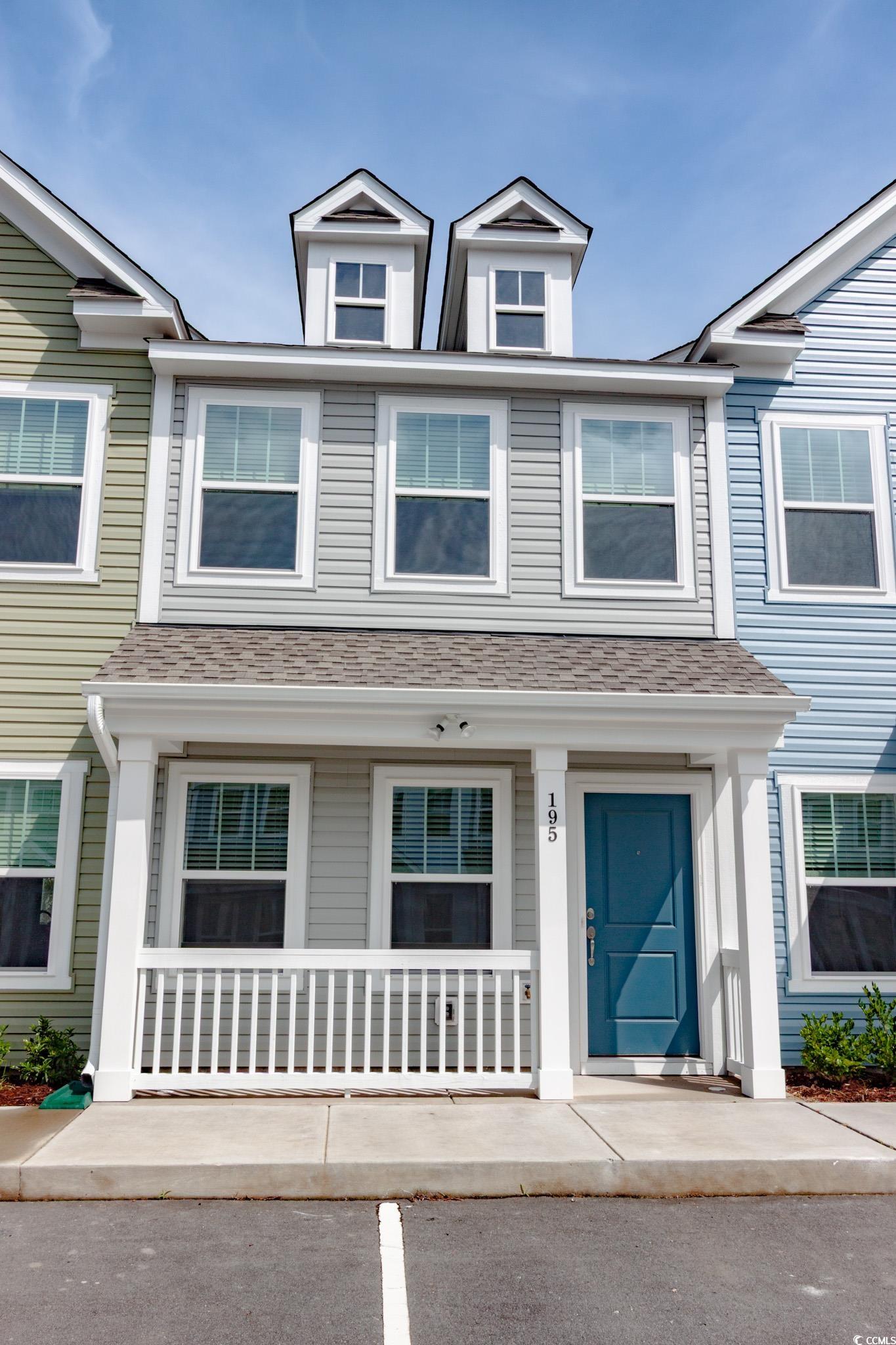 195 Crescent Way Property Photo 2