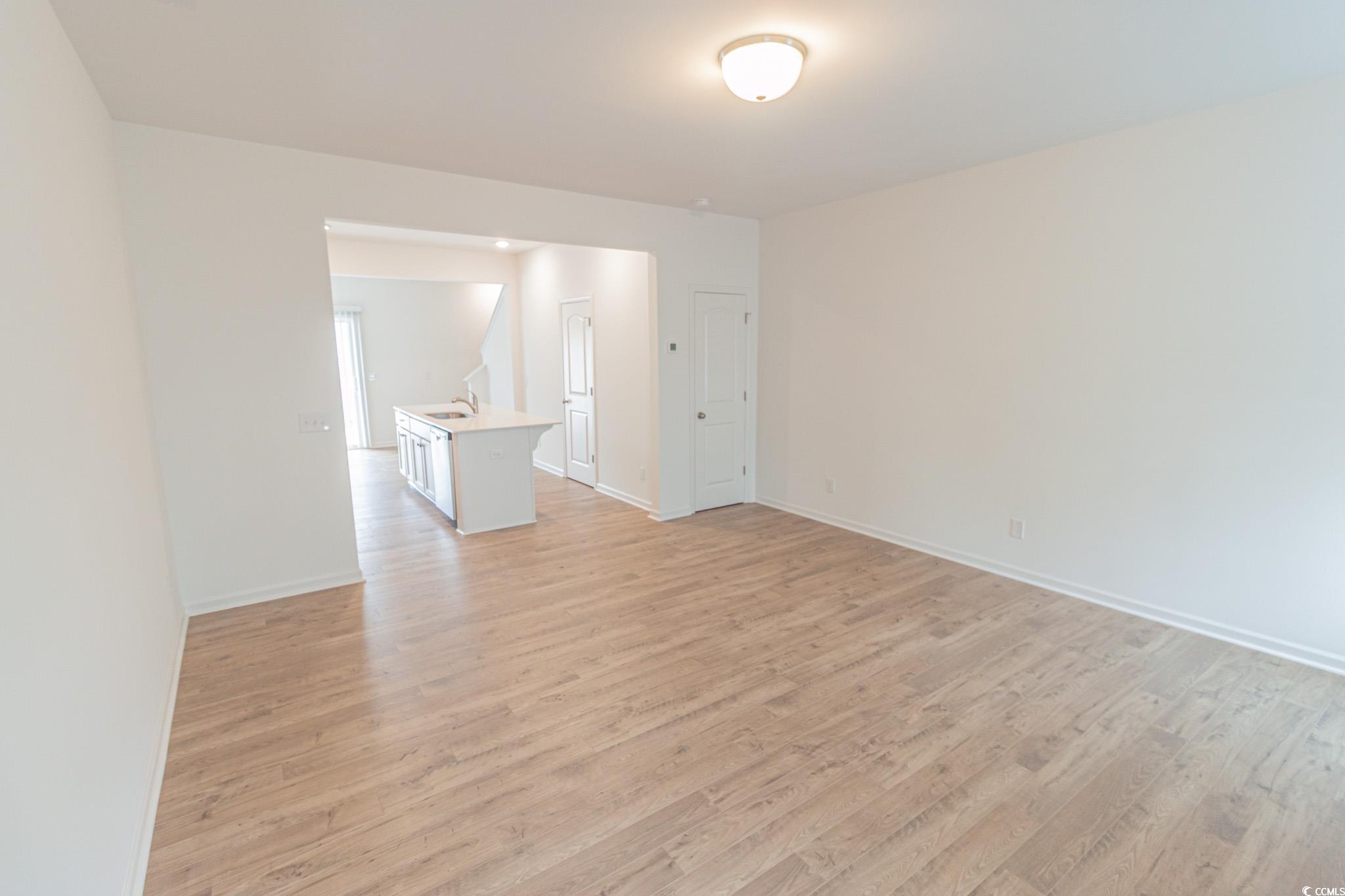 195 Crescent Way Property Photo 3