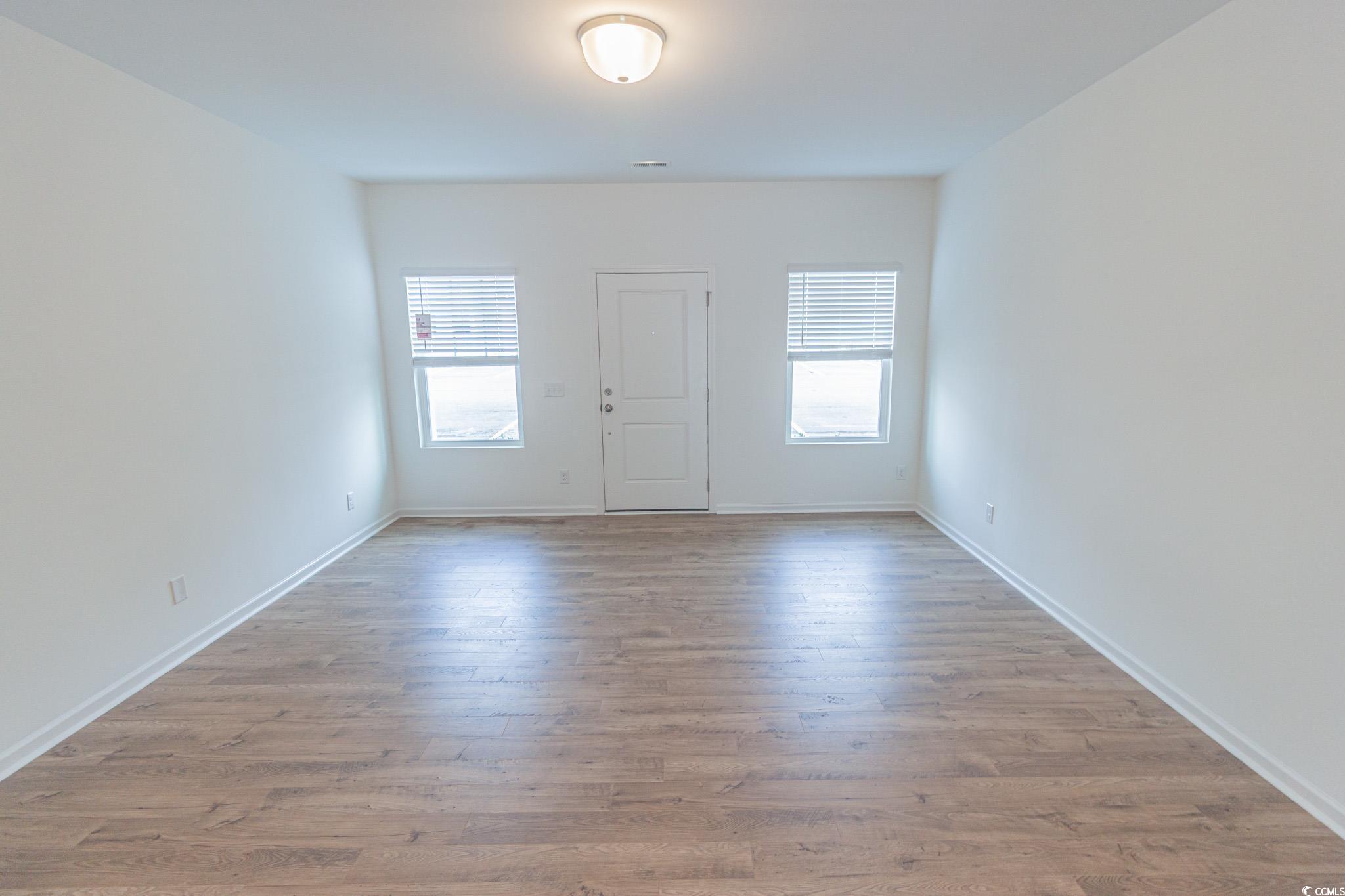 195 Crescent Way Property Photo 4