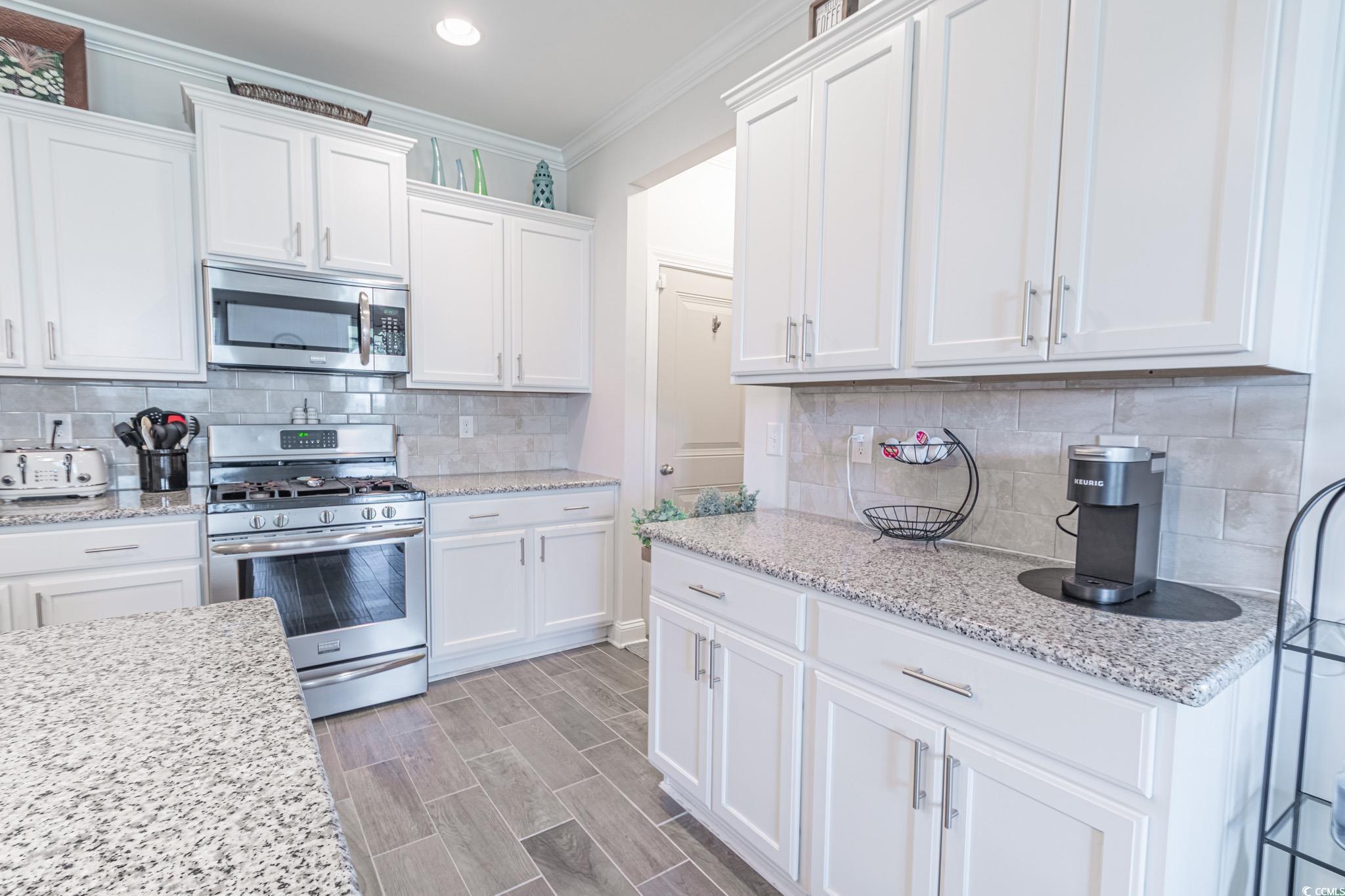 5708 Club Pines Ct. Property Photo 11