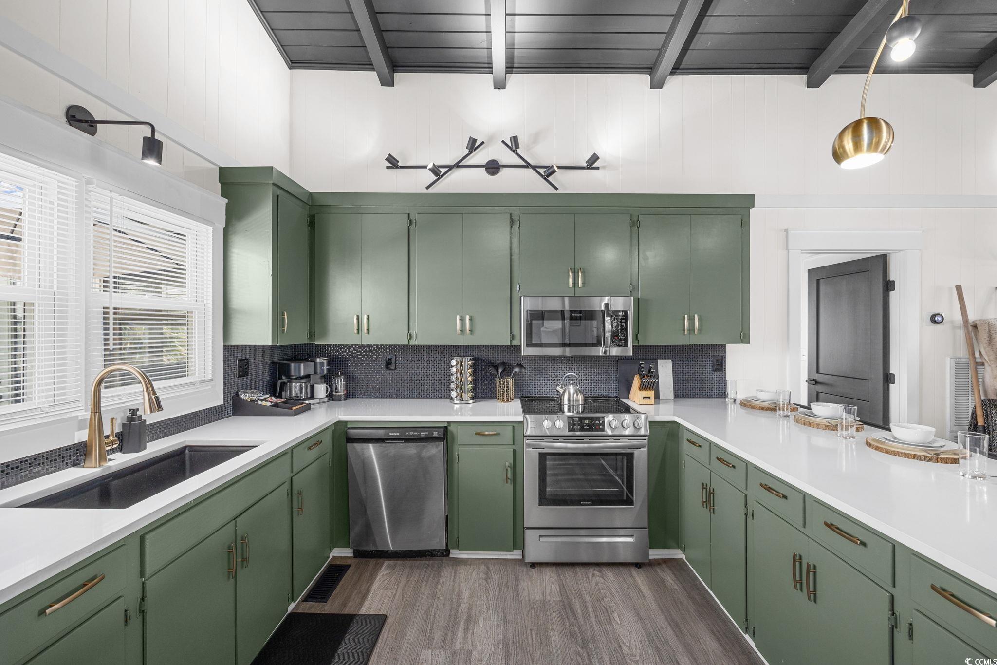 324 54th Ave. N Property Photo 10