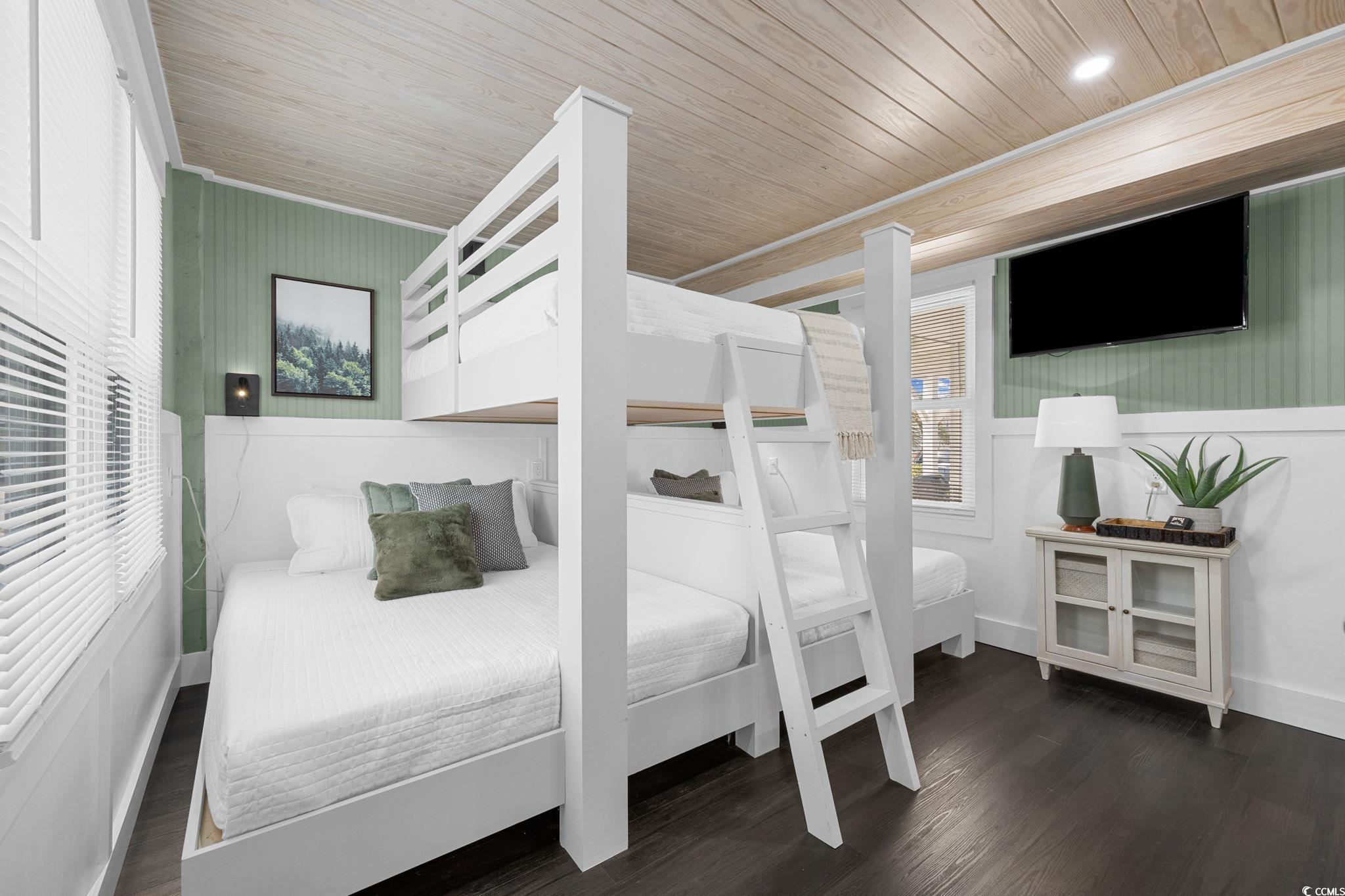 324 54th Ave. N Property Photo 23