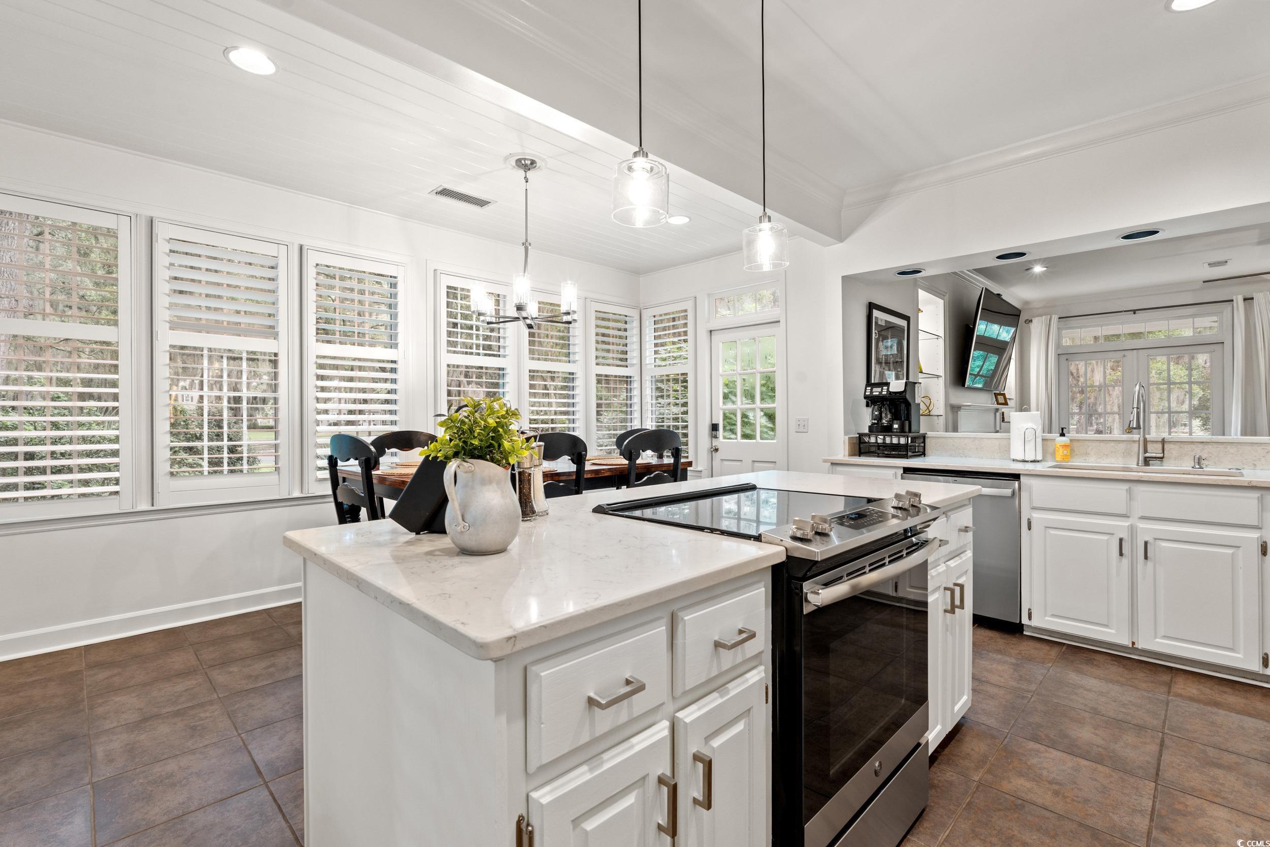 3056 Court St. Property Photo 10