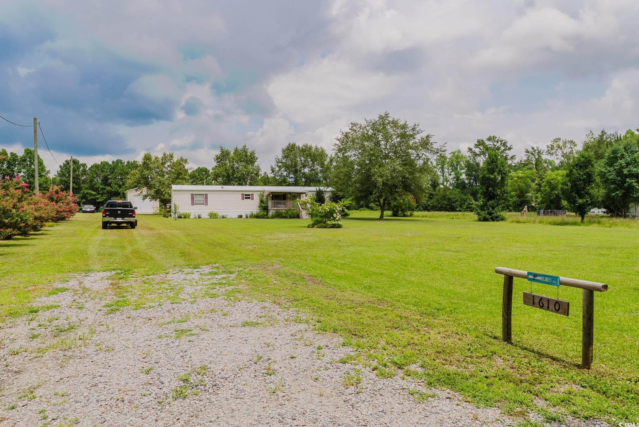 1610 Family Ln. Property Photo 2