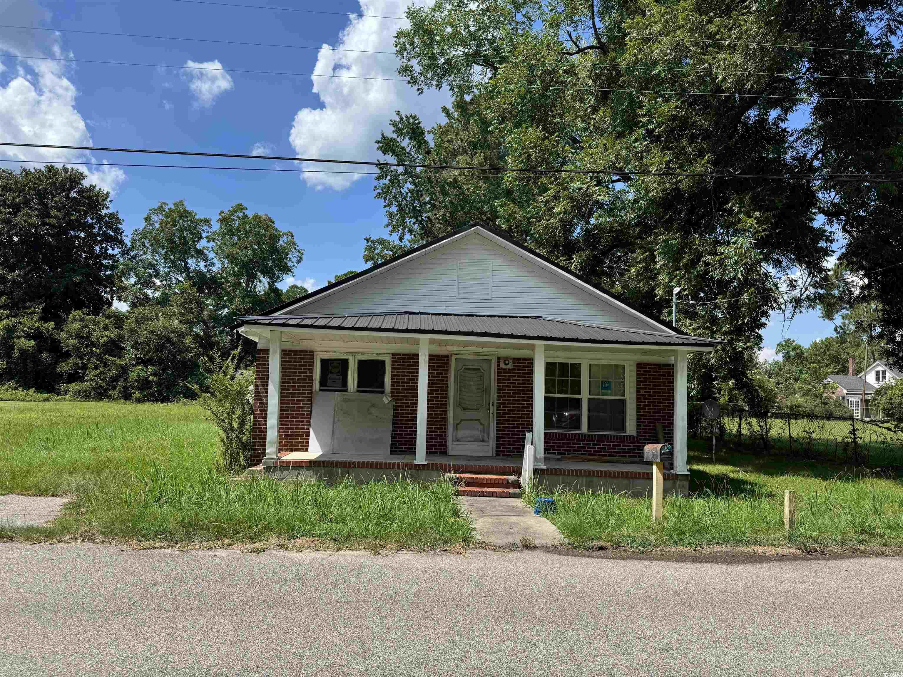 106 Raeford St. Property Photo 1