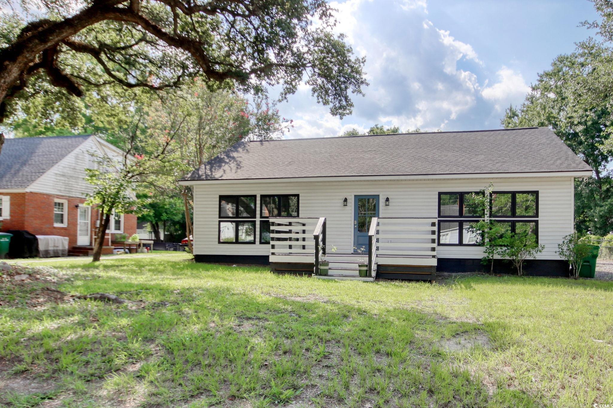 1710 Oak St. Property Photo 1