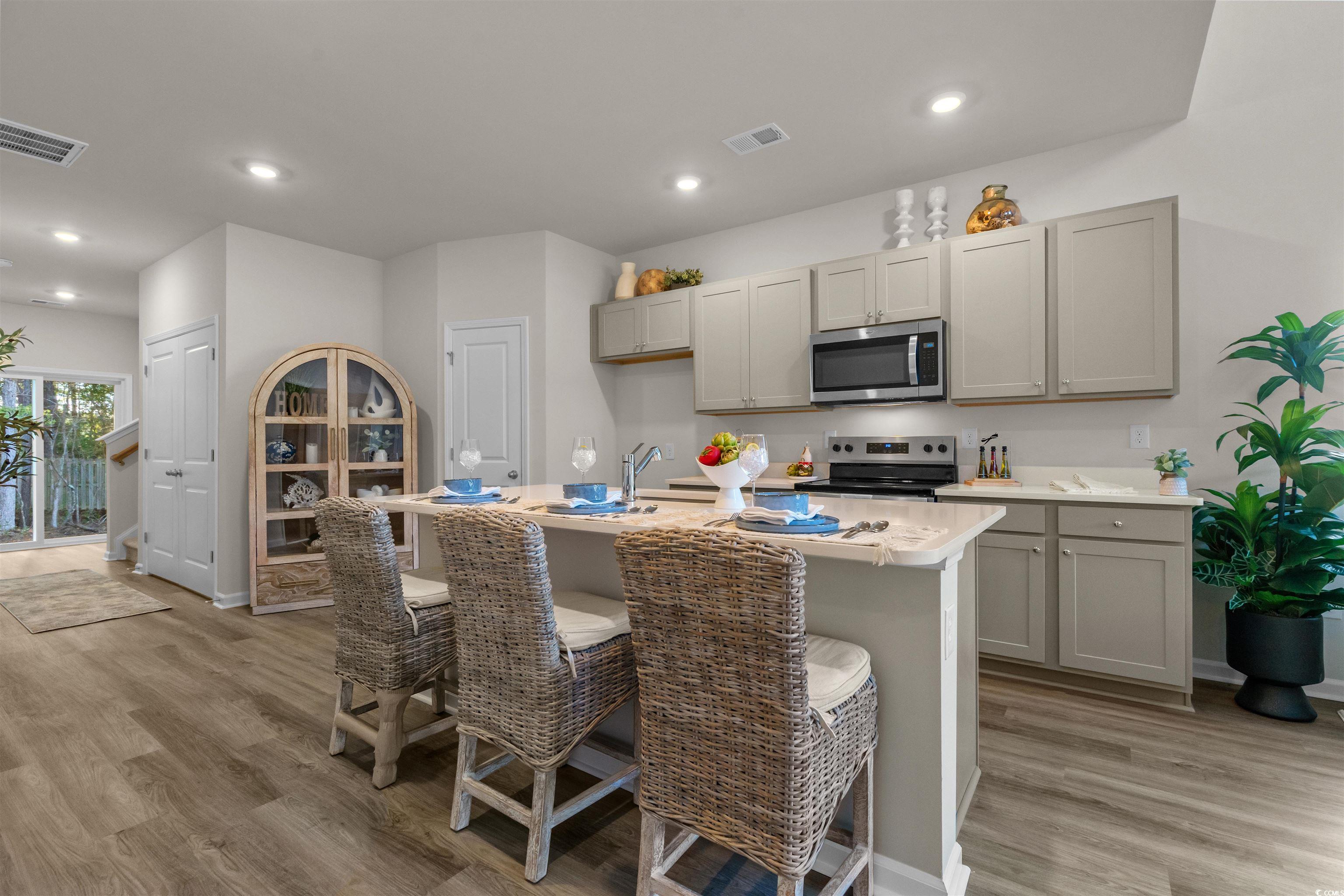 806 Nw Palm Frond Way Property Photo 15