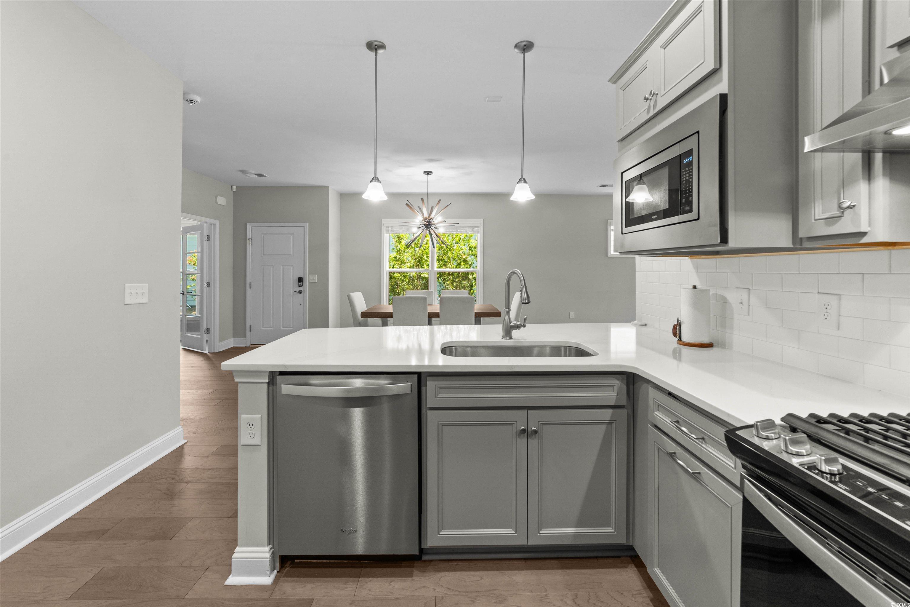 6040 Campanella St. Property Photo 9