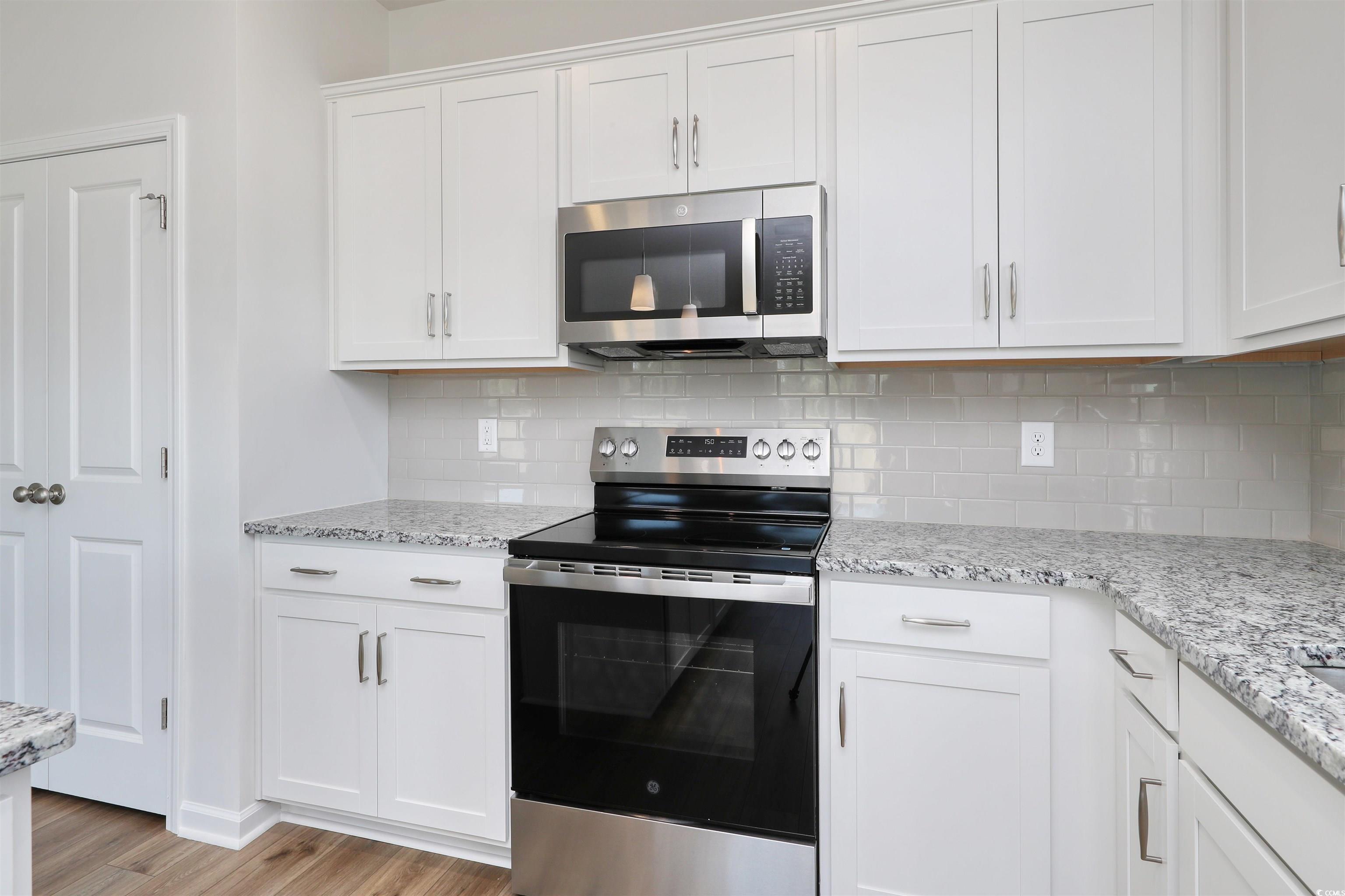 409 Meadow Sweet Pl Property Photo 6