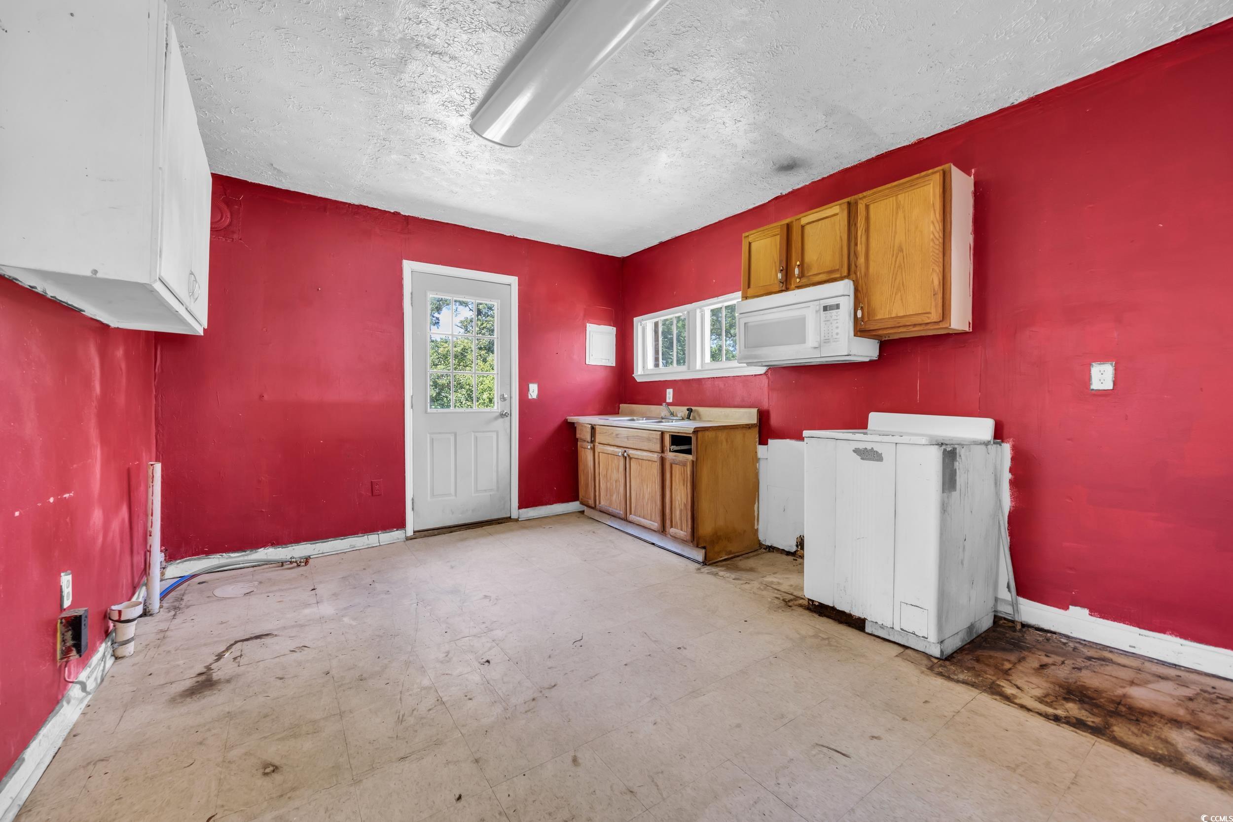 1712 Brown St. Property Photo 7