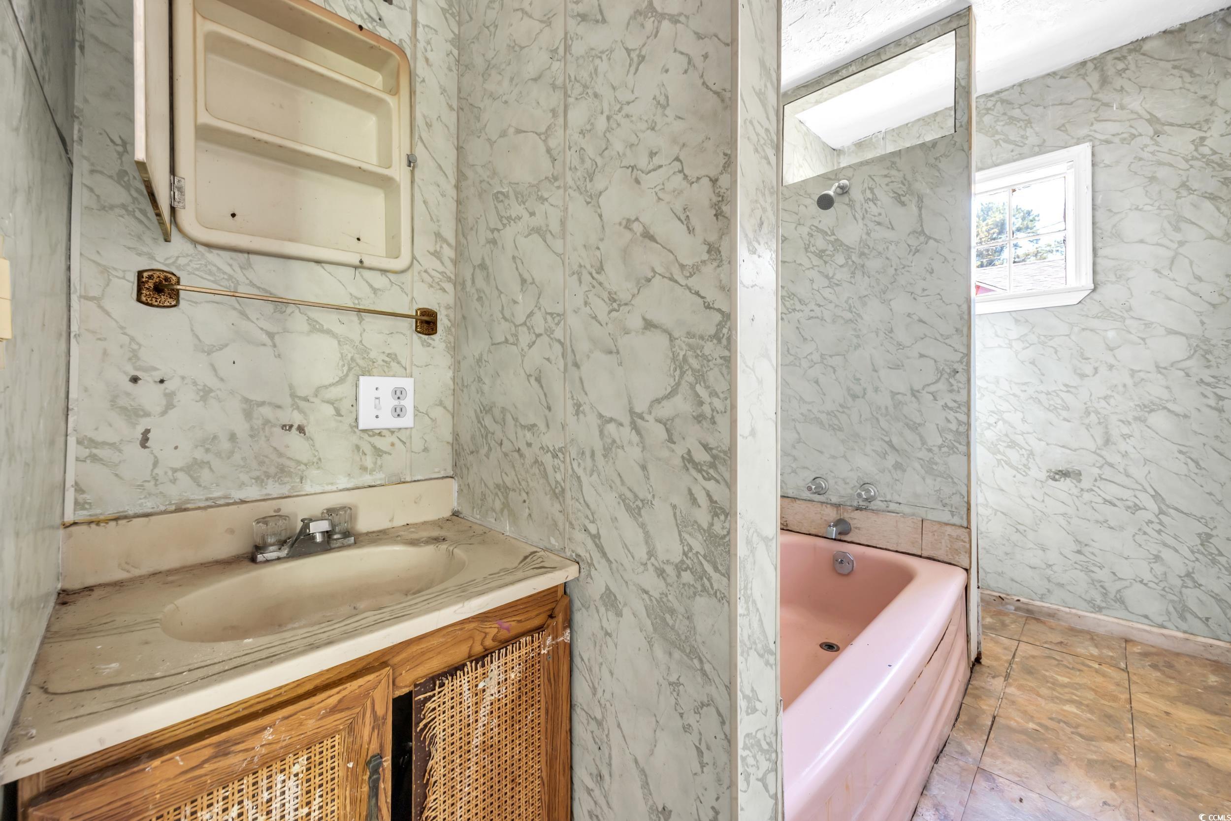 1712 Brown St. Property Photo 8