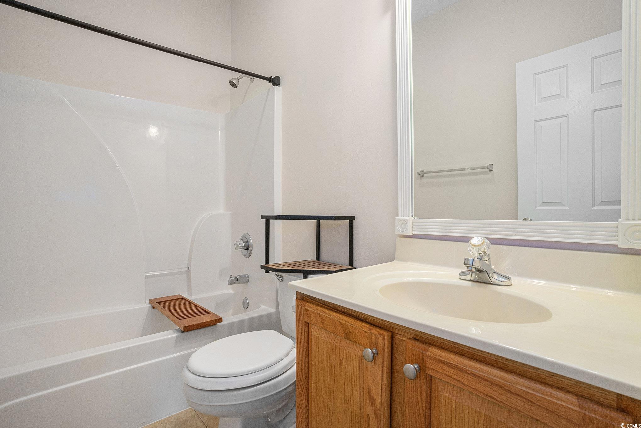 253 Carriage Lake Dr. Property Photo 18