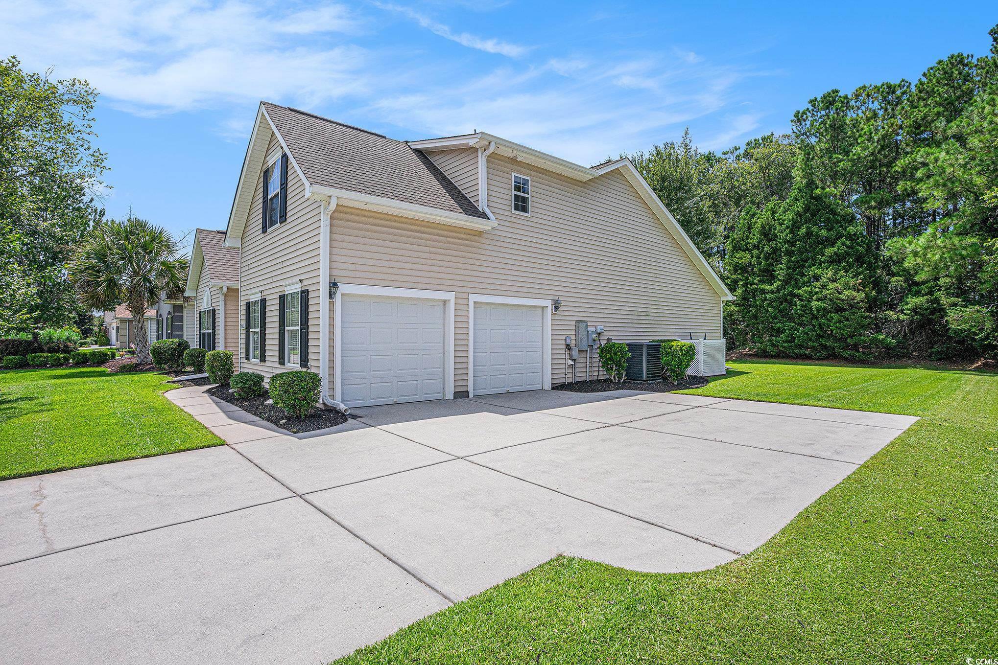 253 Carriage Lake Dr. Property Photo 30