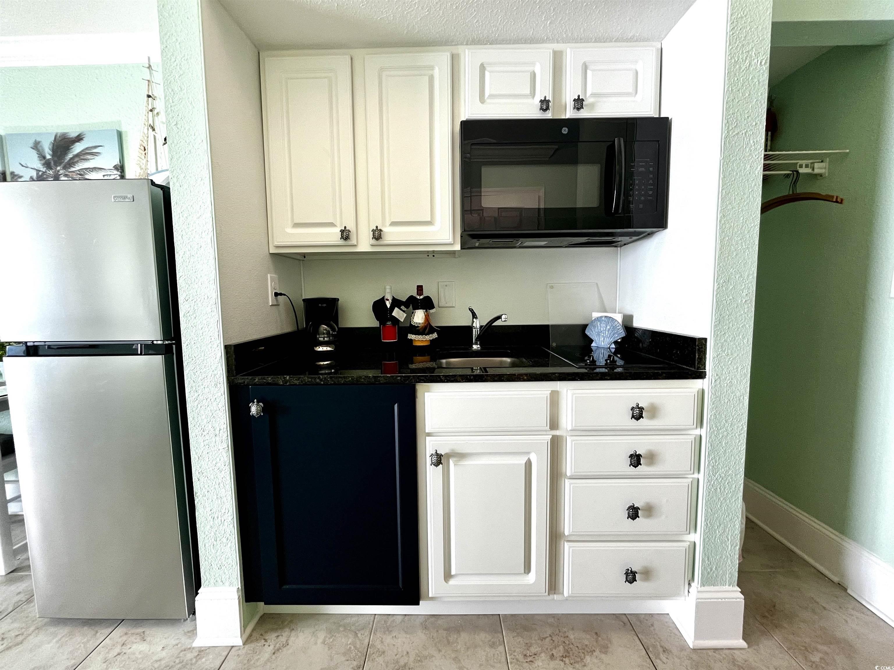 9550 Shore Dr. Property Photo 11