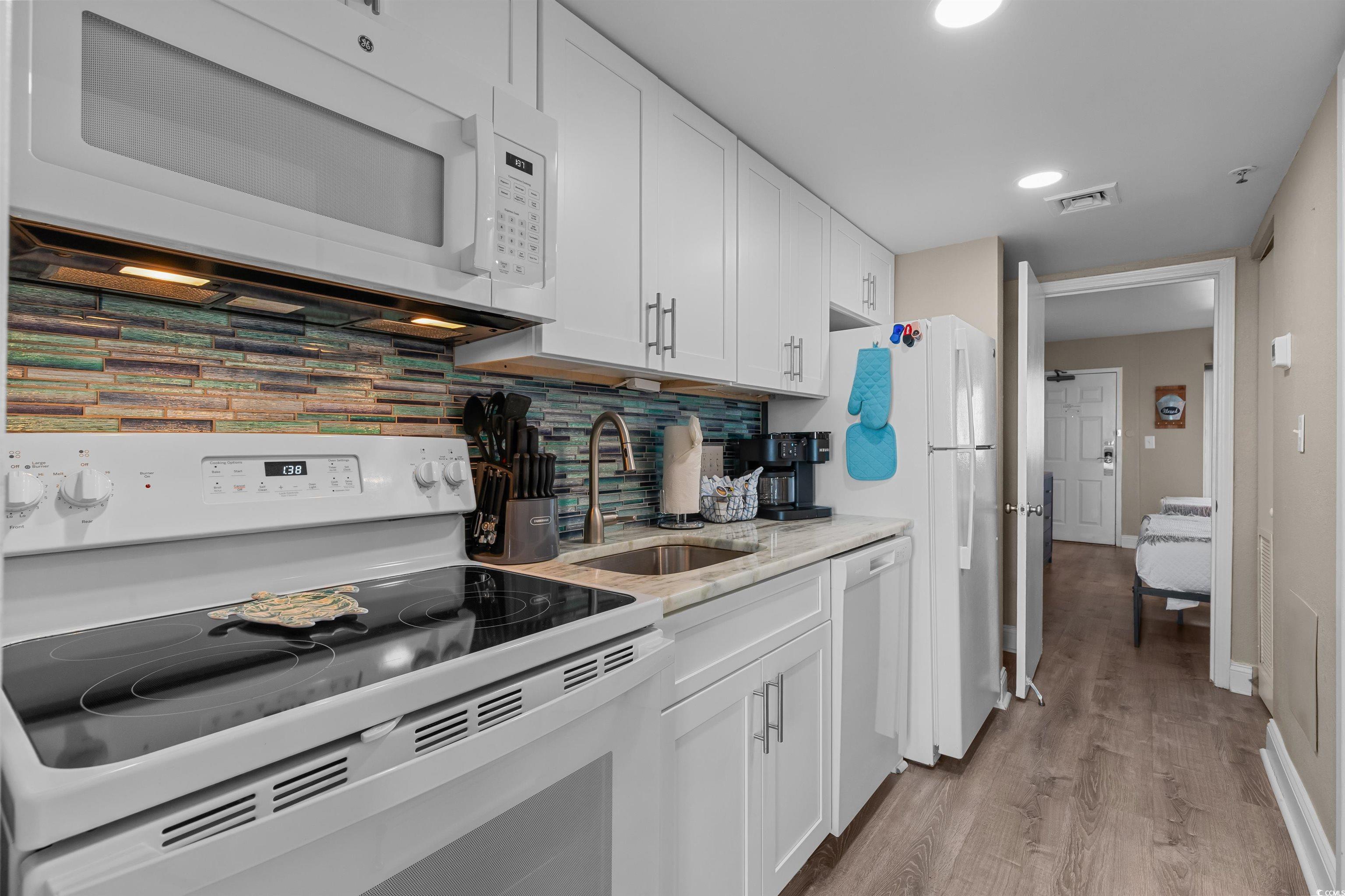 158 Seawatch Dr. Property Photo 12