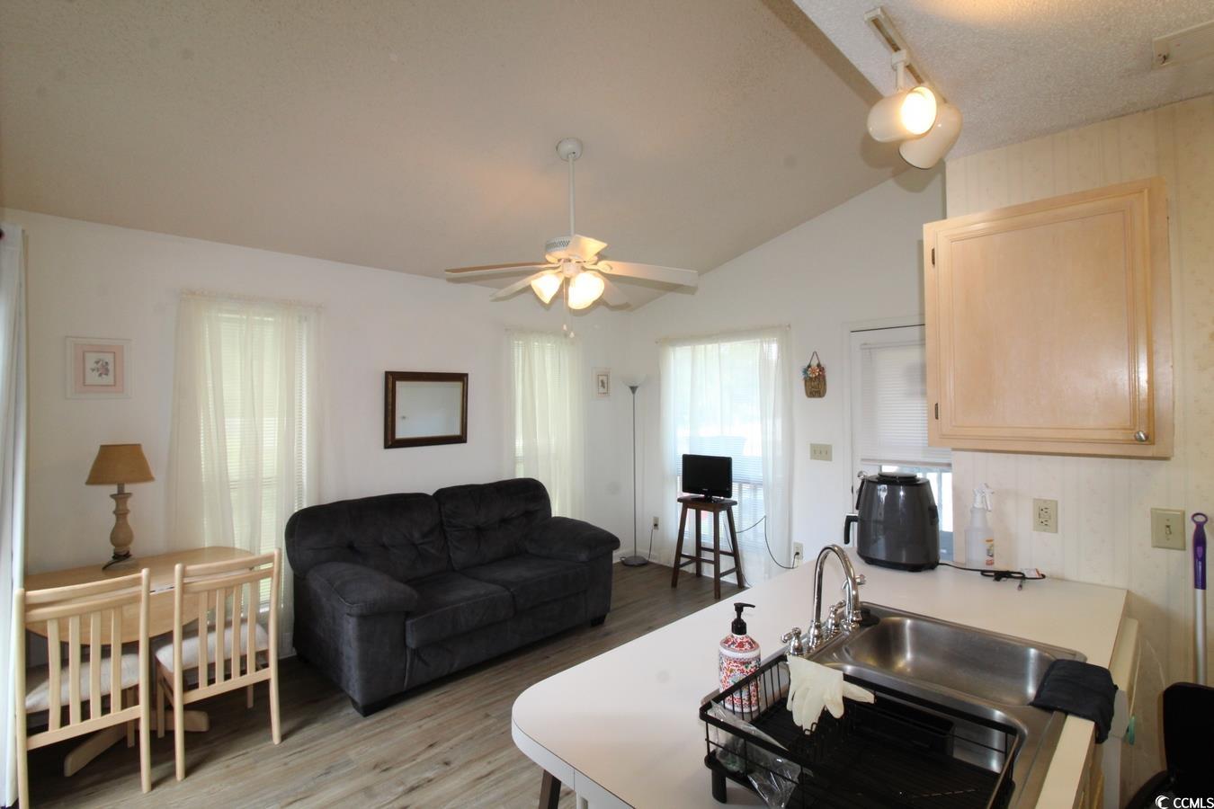 408 Tree Top Ct. Property Photo 3
