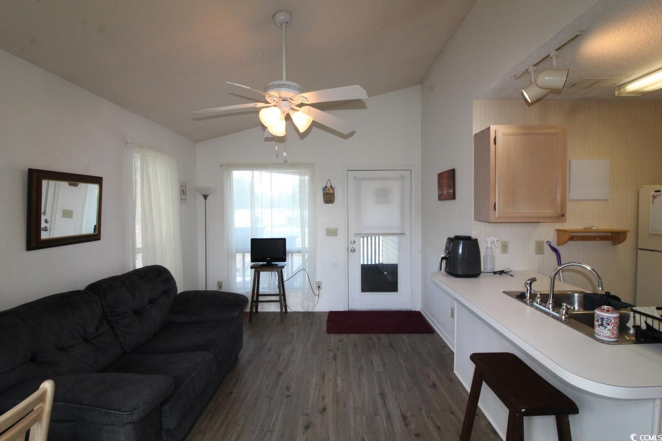 408 Tree Top Ct. Property Photo 9