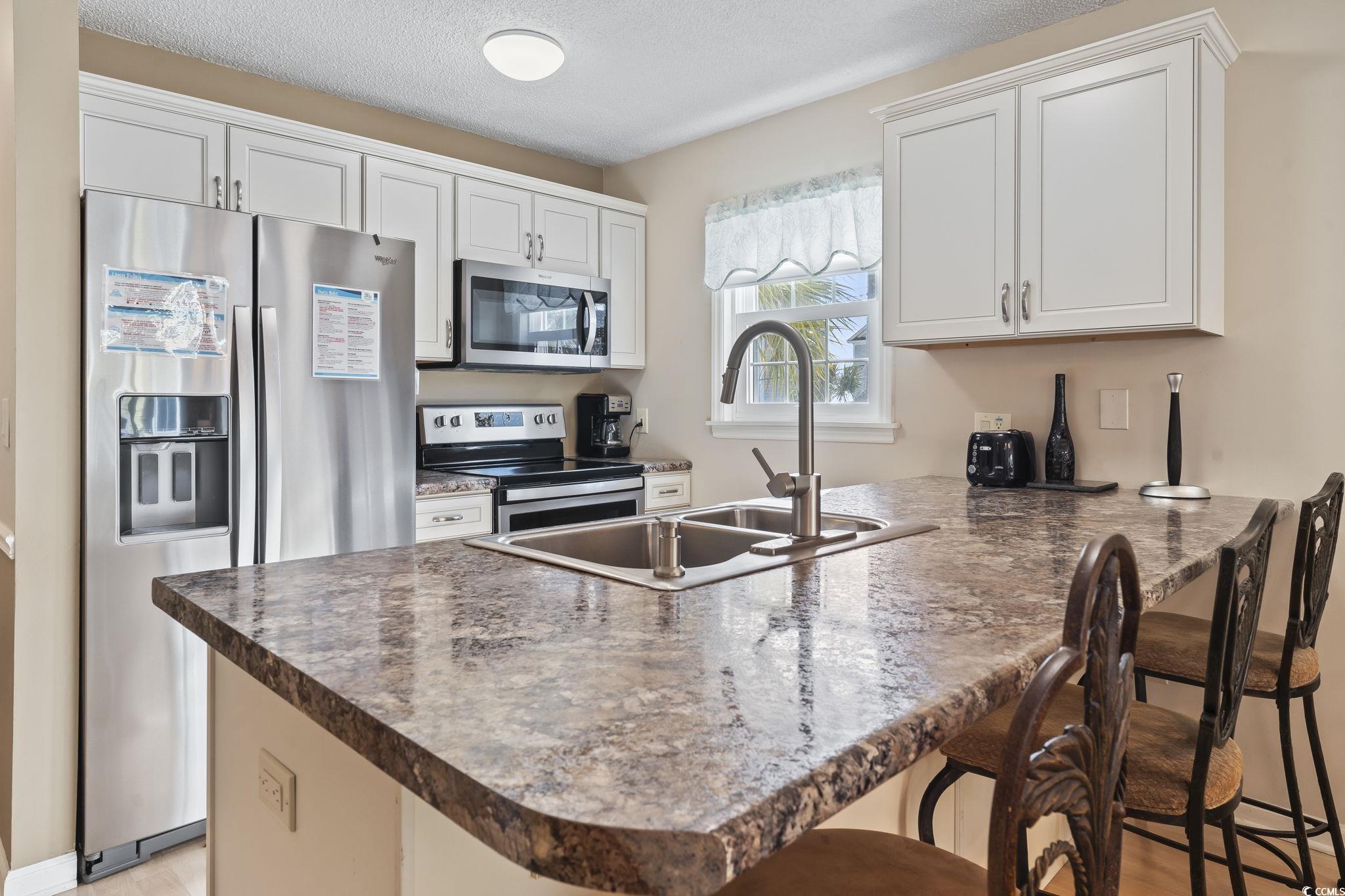 1425 N Waccamaw Dr. Property Photo 4