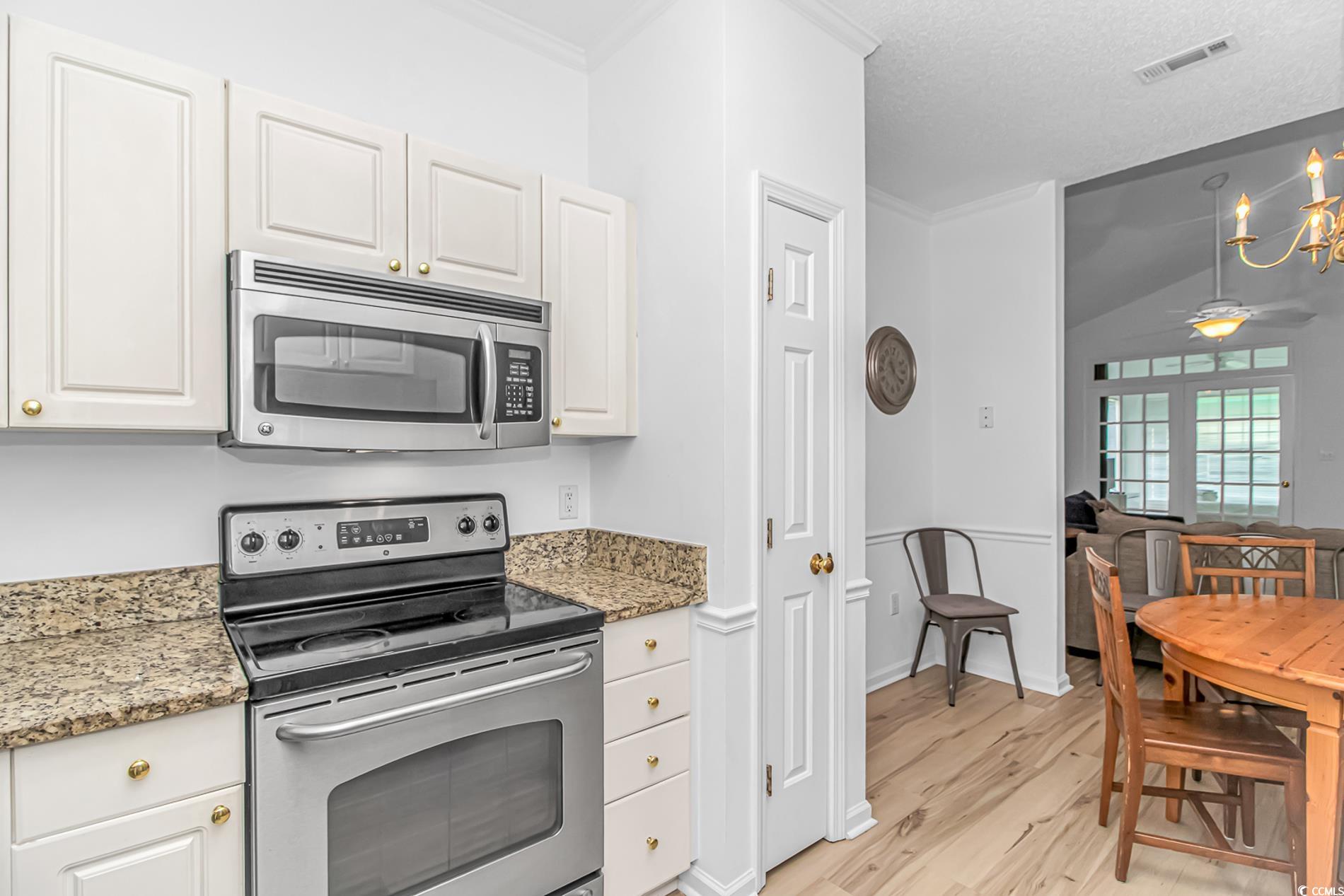 9754 Leyland Dr. Property Photo 8