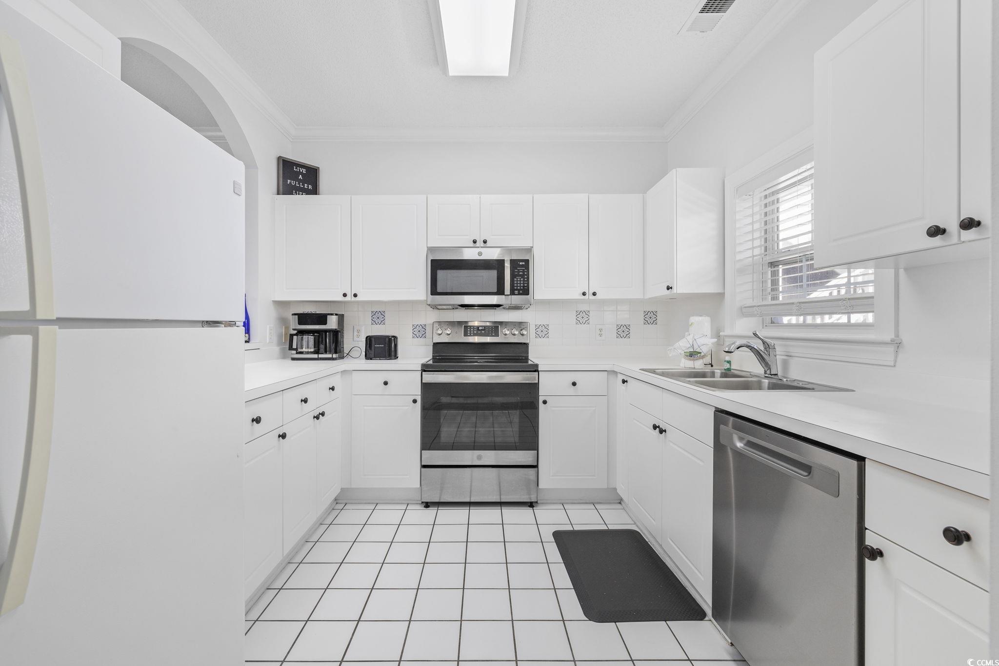 5750 Oyster Catcher Dr. Property Photo 5