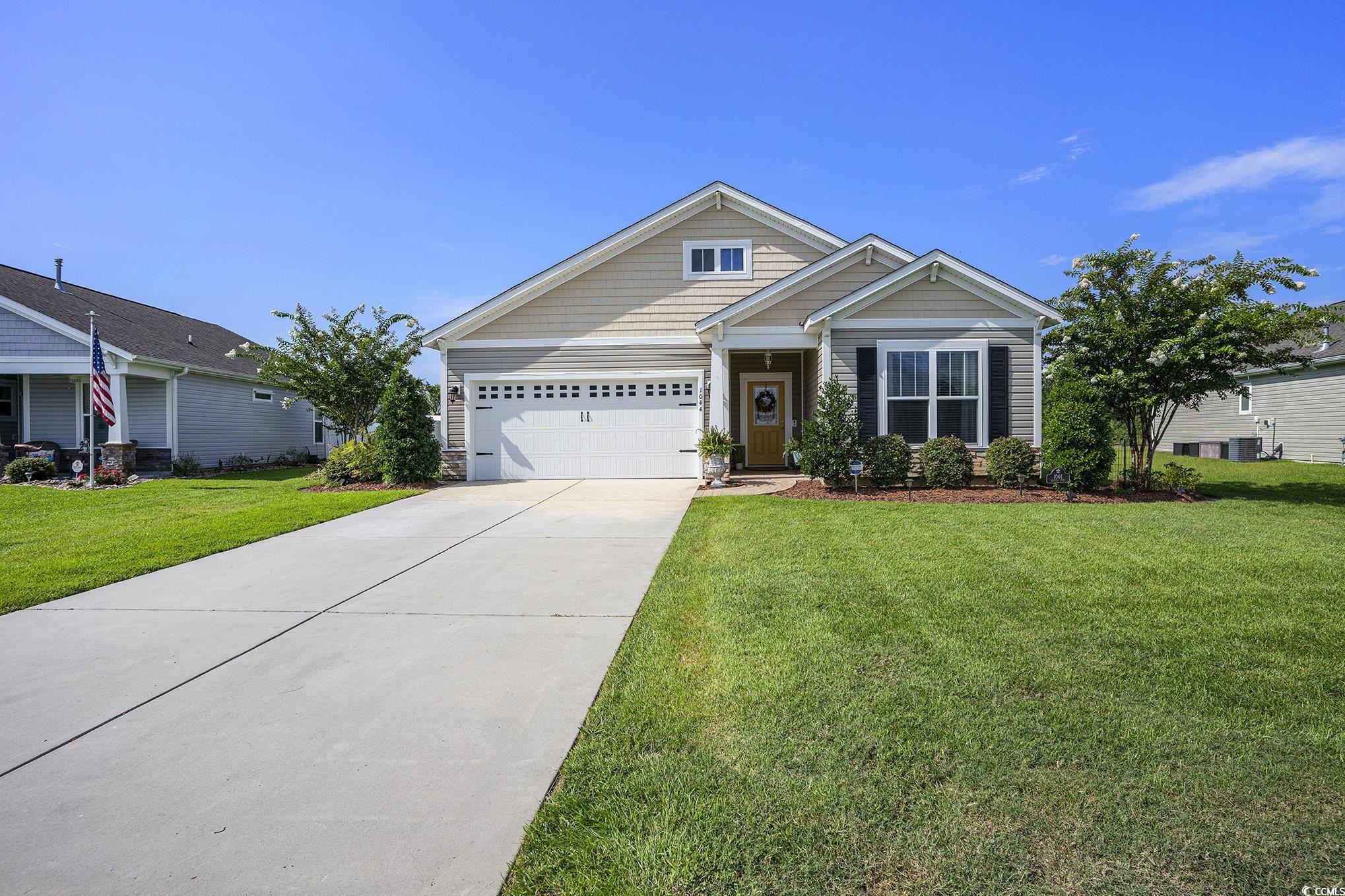 1044 Caprisia Loop Property Photo 1