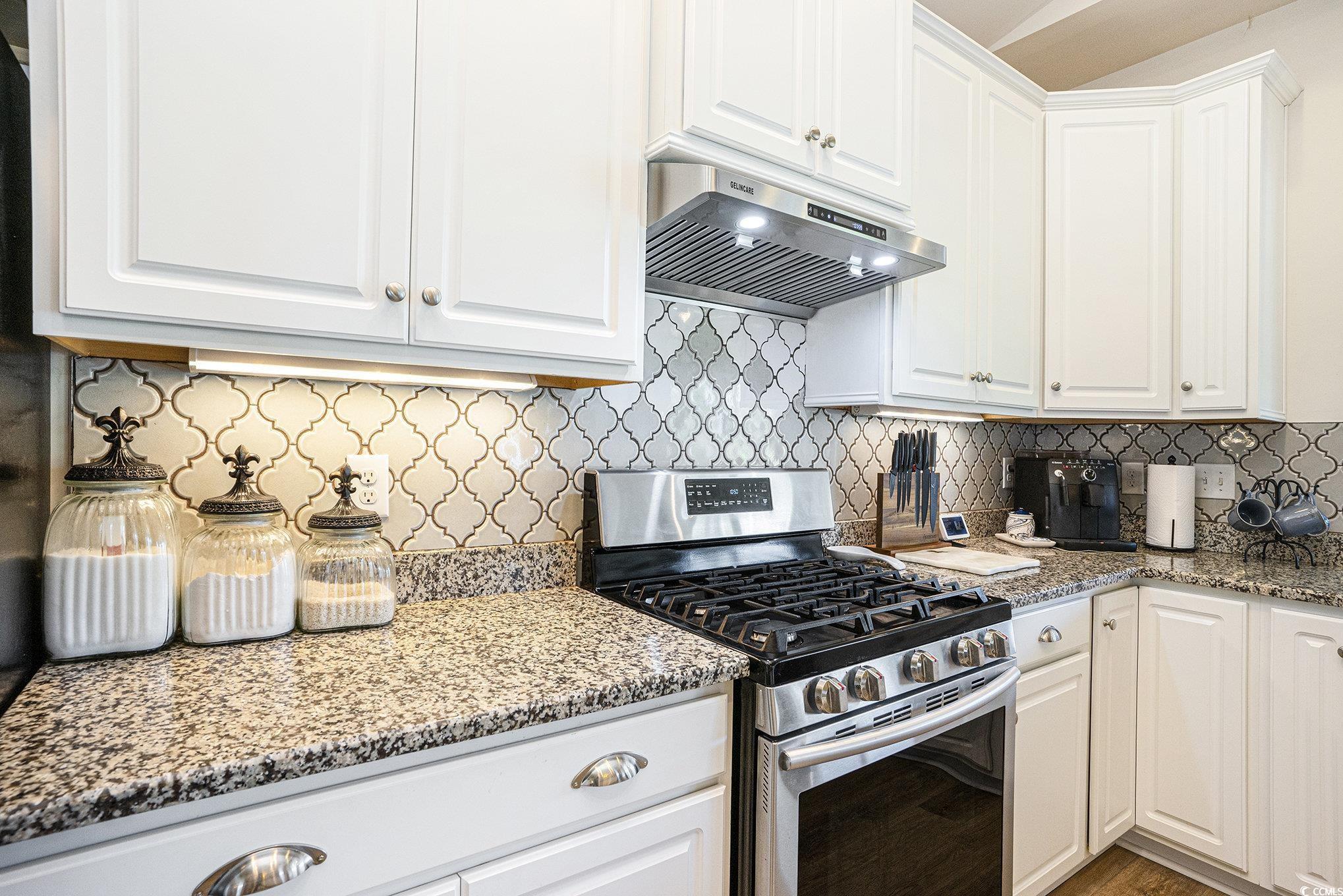 1044 Caprisia Loop Property Photo 9