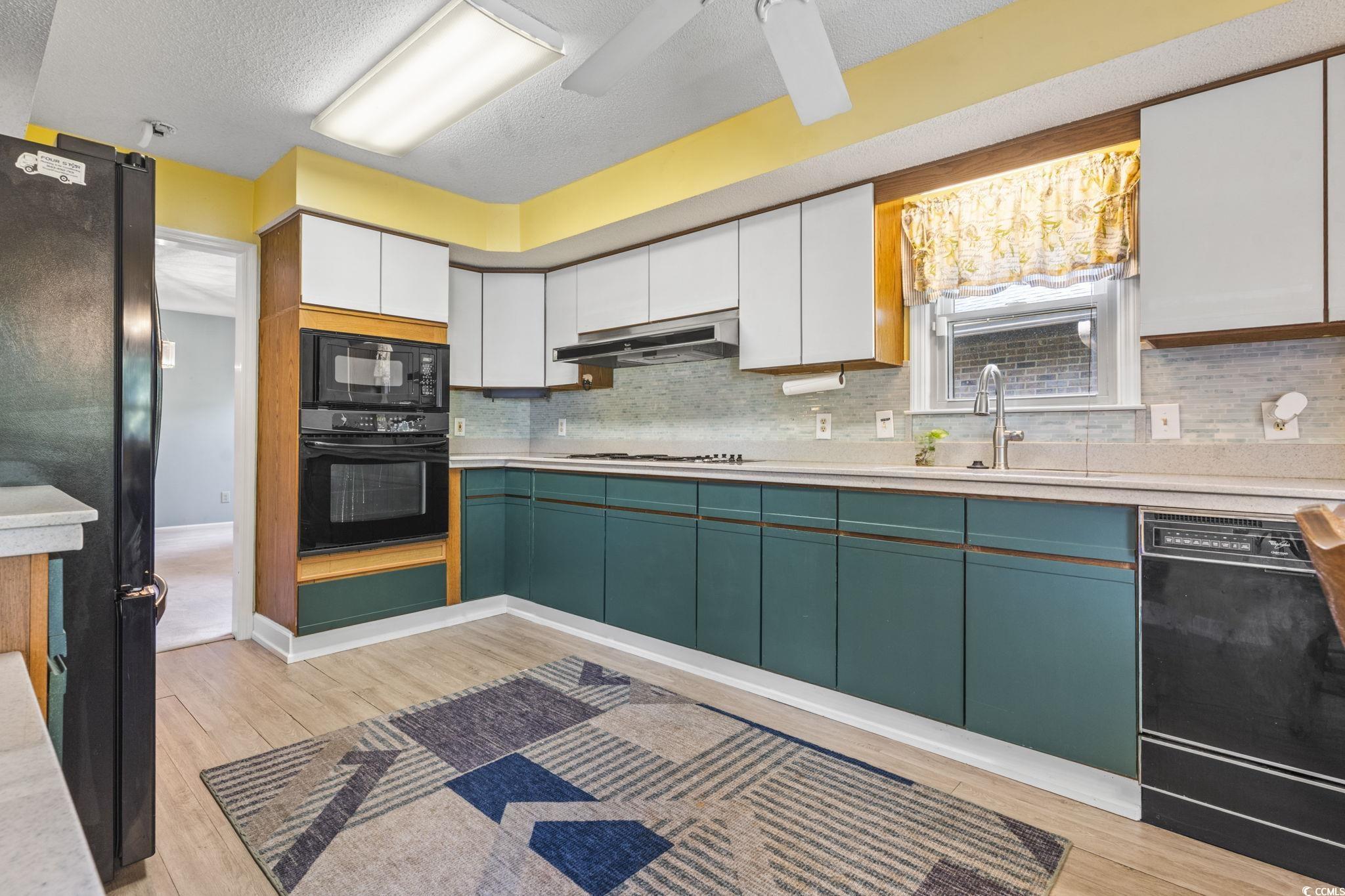 111 Laurelwood Ln. Property Photo 15