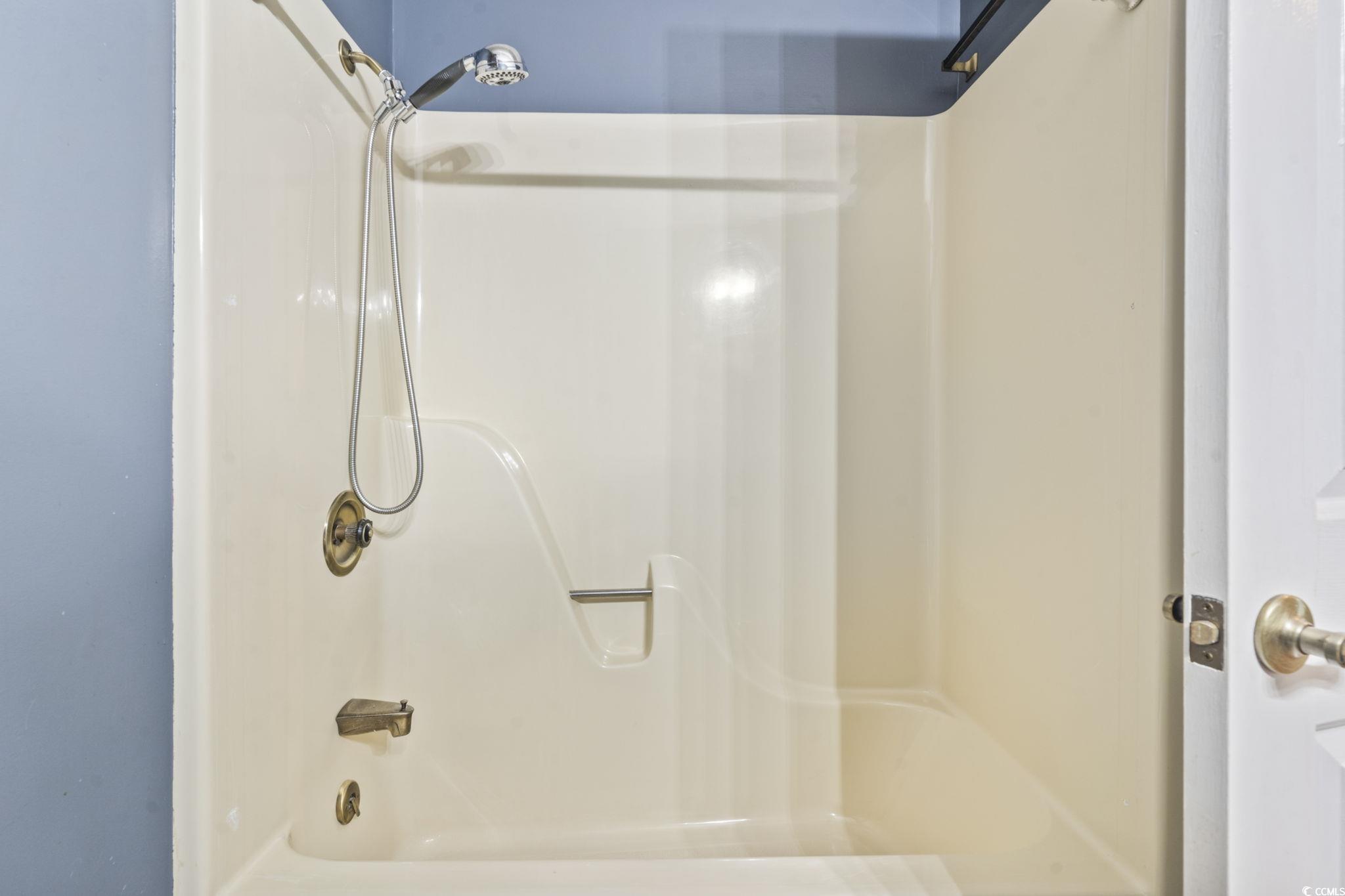 111 Laurelwood Ln. Property Photo 28