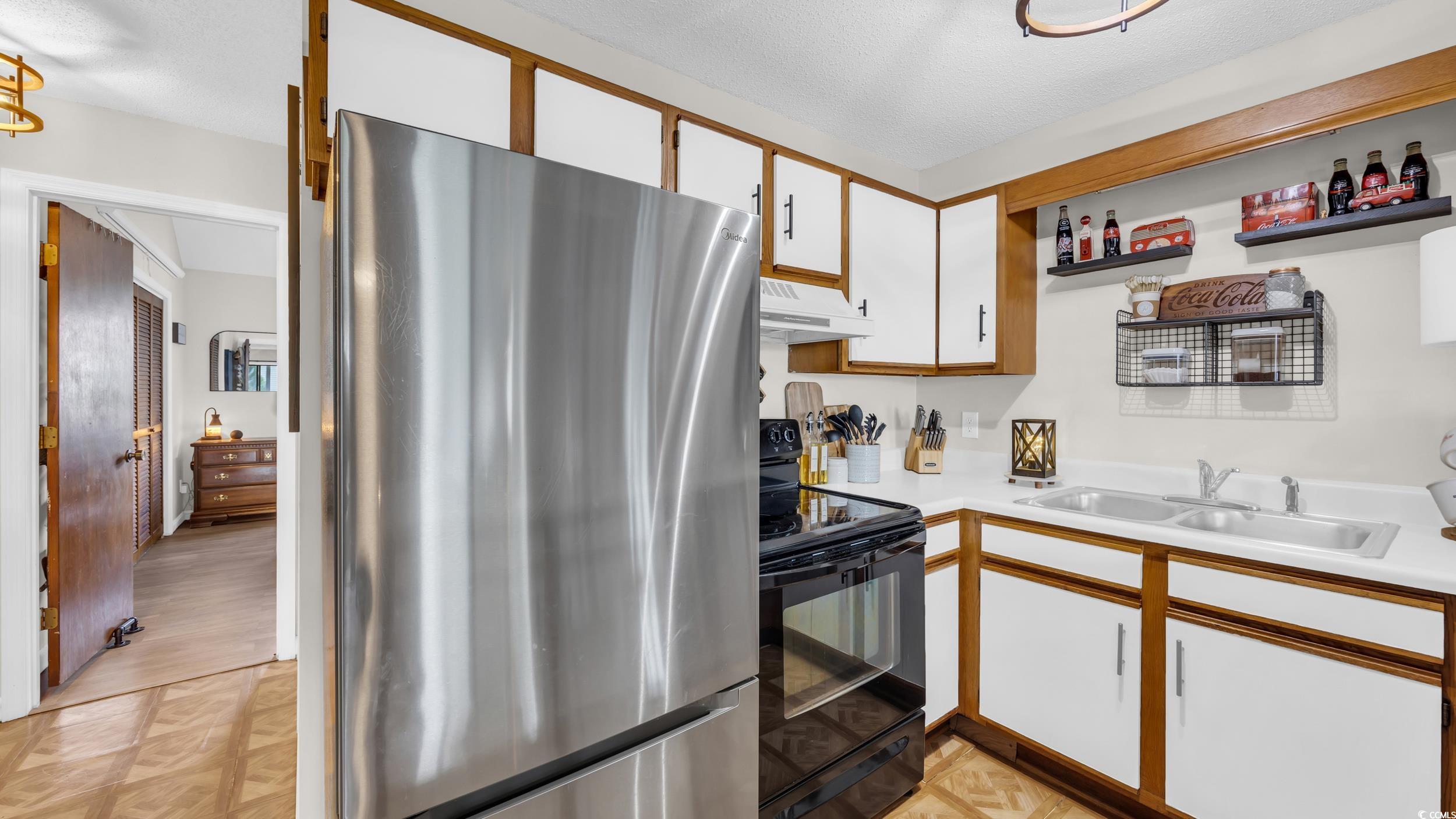 510 Fairwood Lakes Dr. Property Photo 9