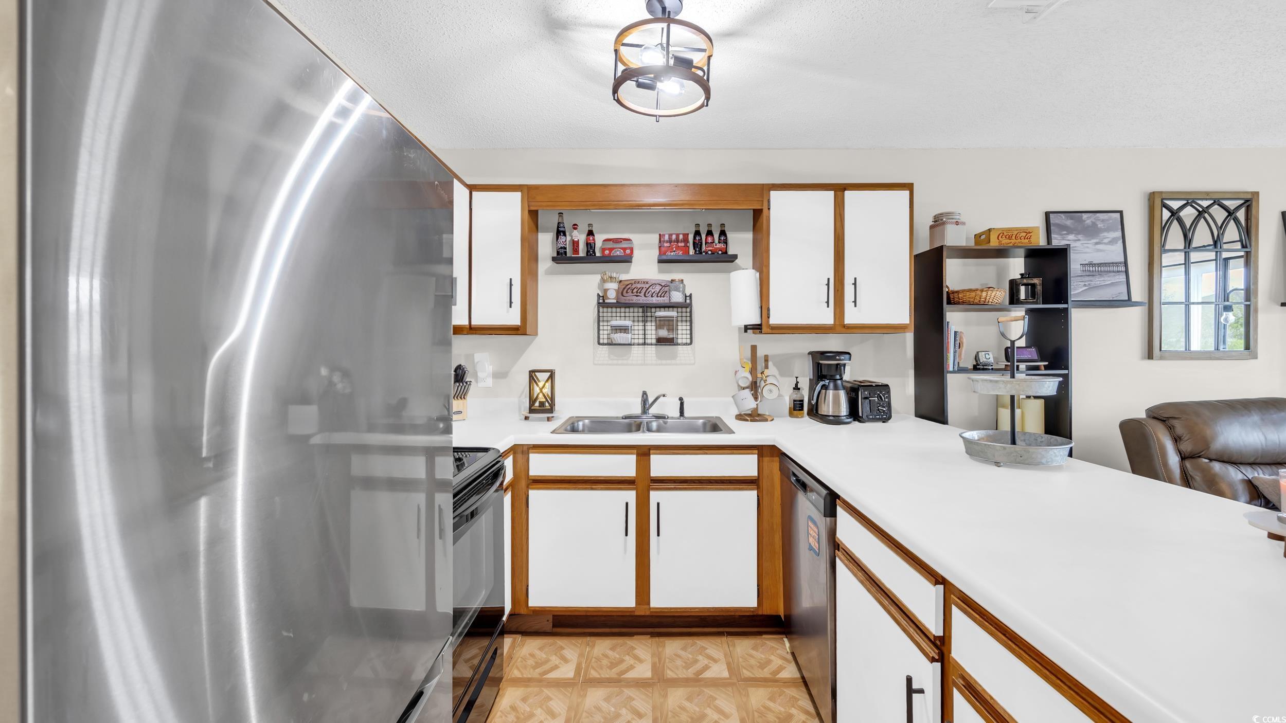 510 Fairwood Lakes Dr. Property Photo 10