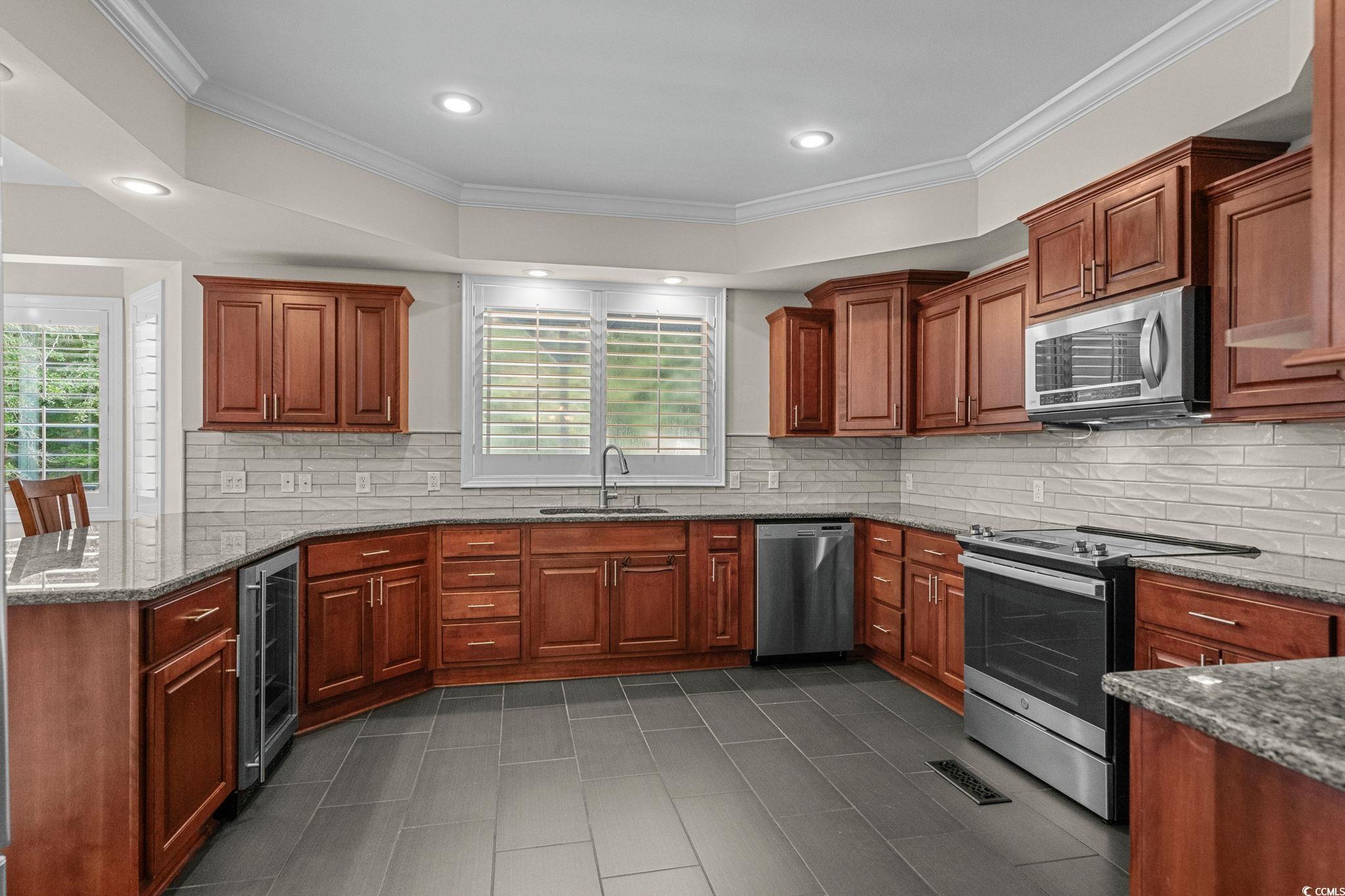 1300 Howard Ln. Property Photo 15